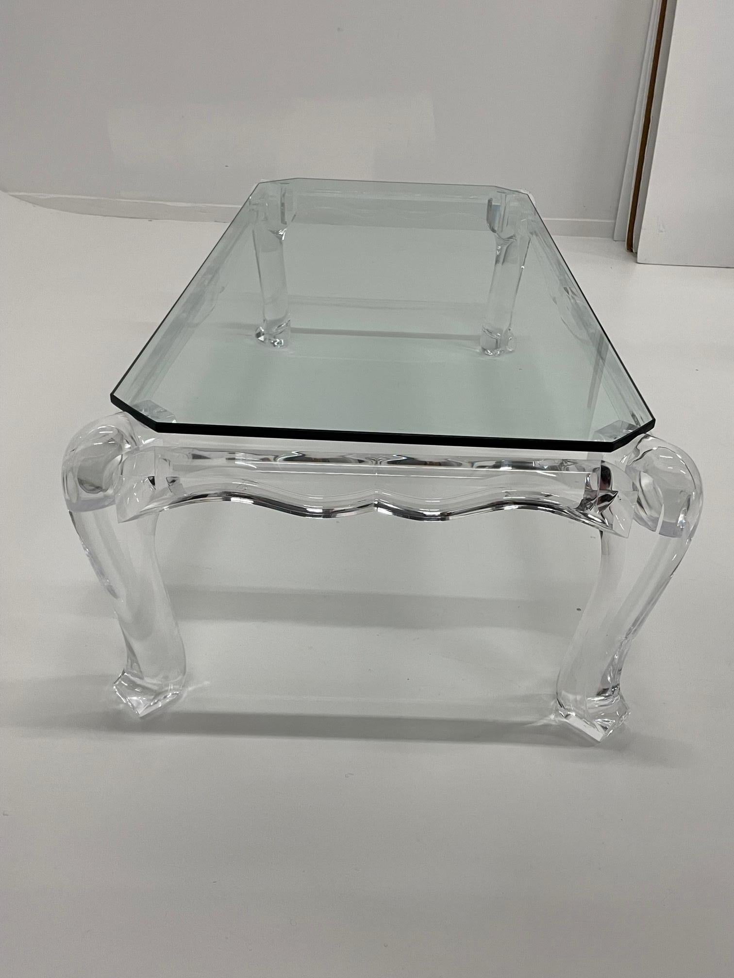 Super Hot Lucite Sculptural Mid-Century Modern Coffee Table For Sale 1