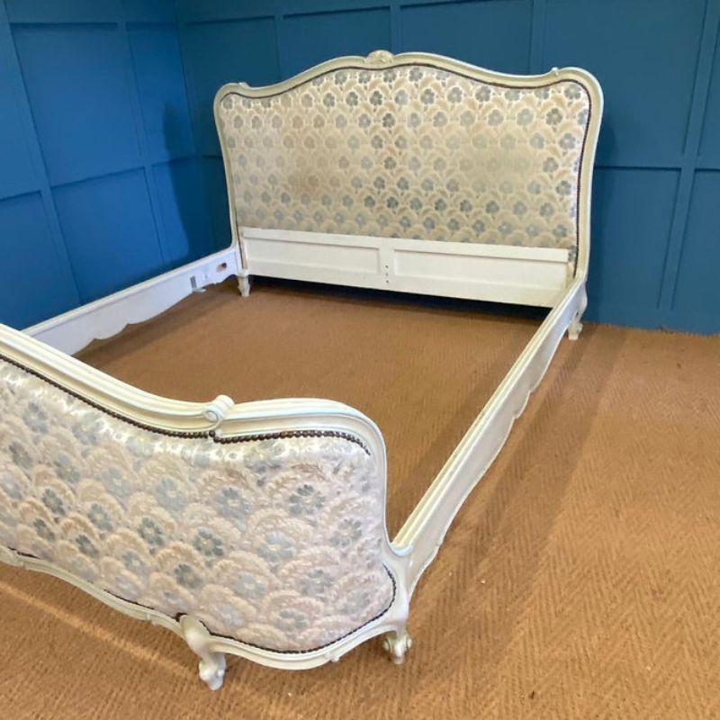 Super king, (6’ wide) traditional French bedstead. Super king beds are really hard to find. Awaiting restoration. Circa 1920. 

The price indicated includes a full restoration of the bed frame. This involves repainting or polishing the frame,