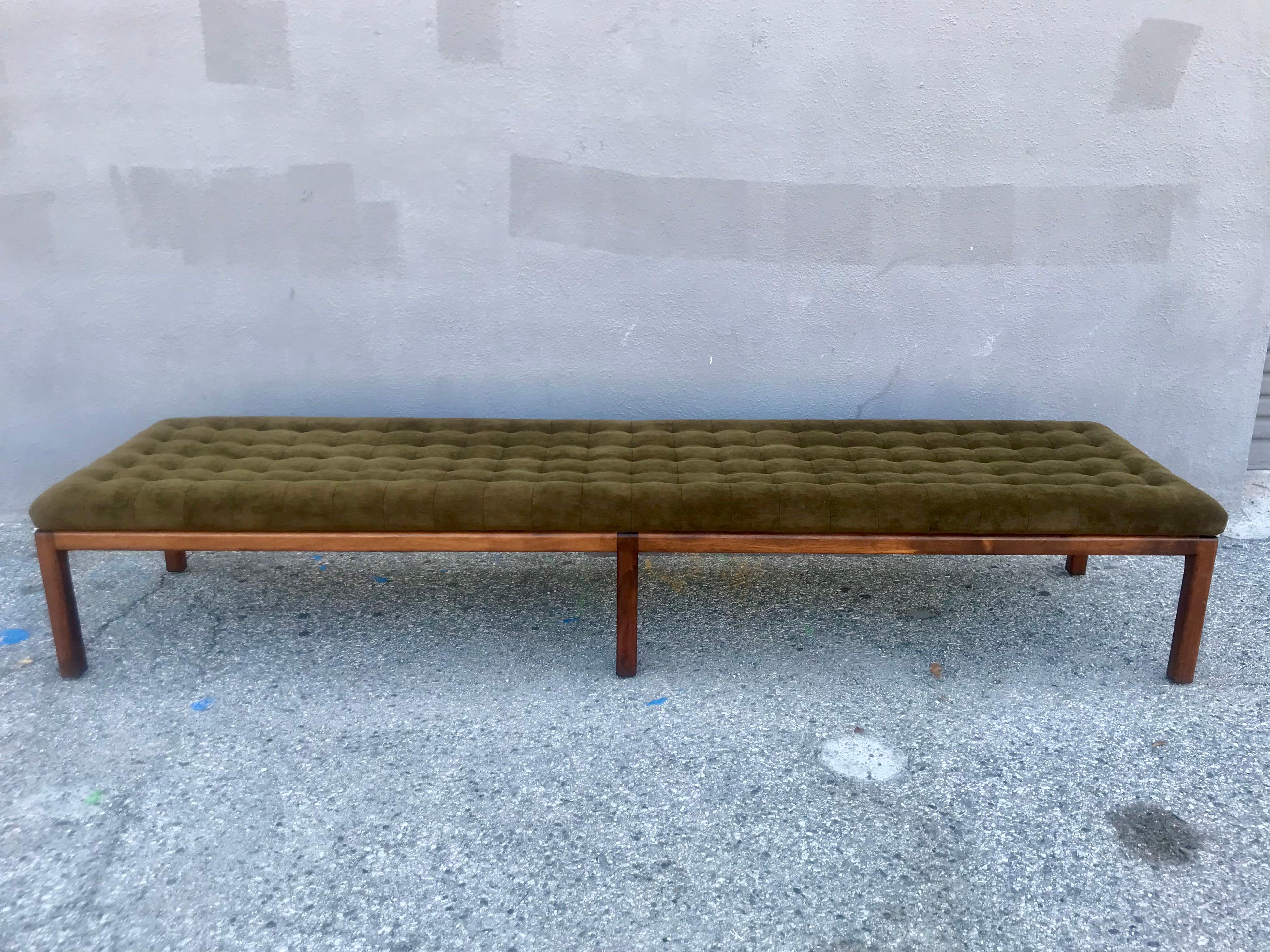 Great modernist design.
Minimalist low profile tufted upholstery with no buttons.
Nice warm moss green mohair fabric.
Clean solid walnut structure.
Original vintage condition.
No damage or repairs.
Some barely visible minor scuffs and nicks on the