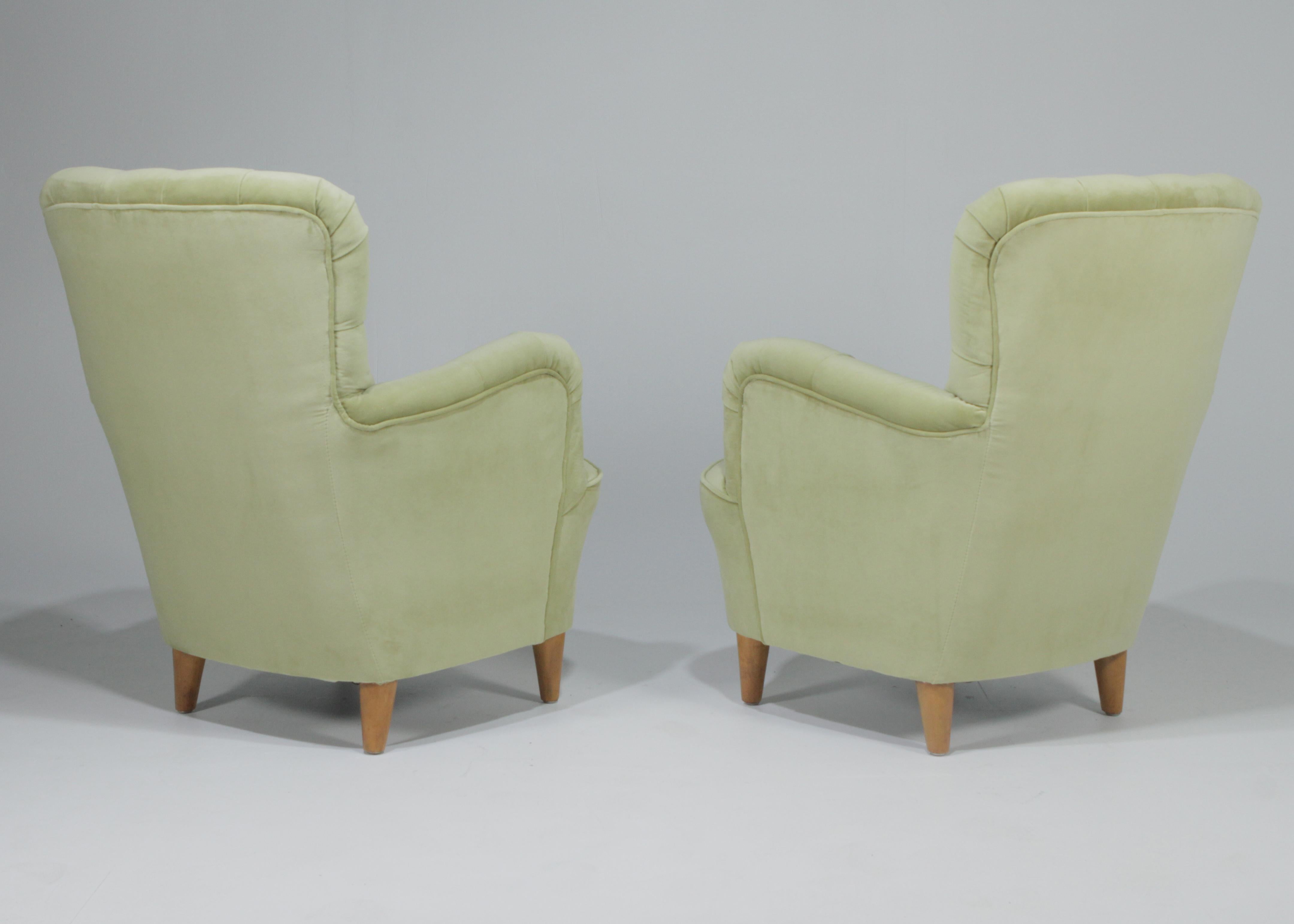 Mid-20th Century Iconic Pair of Swedish Club Chairs Attributed to Elias Svedberg For Sale