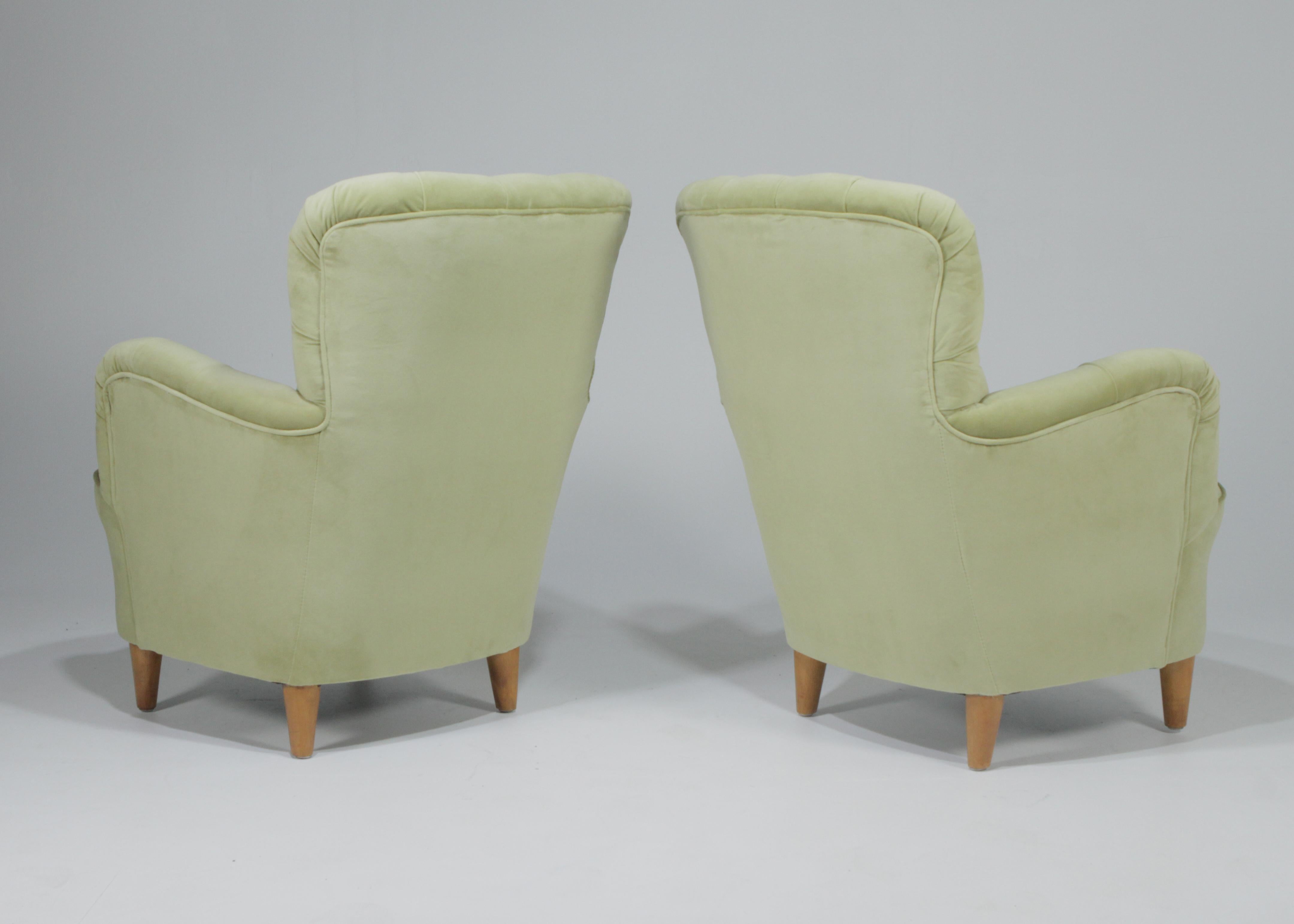 Iconic Pair of Swedish Club Chairs Attributed to Elias Svedberg For Sale 3
