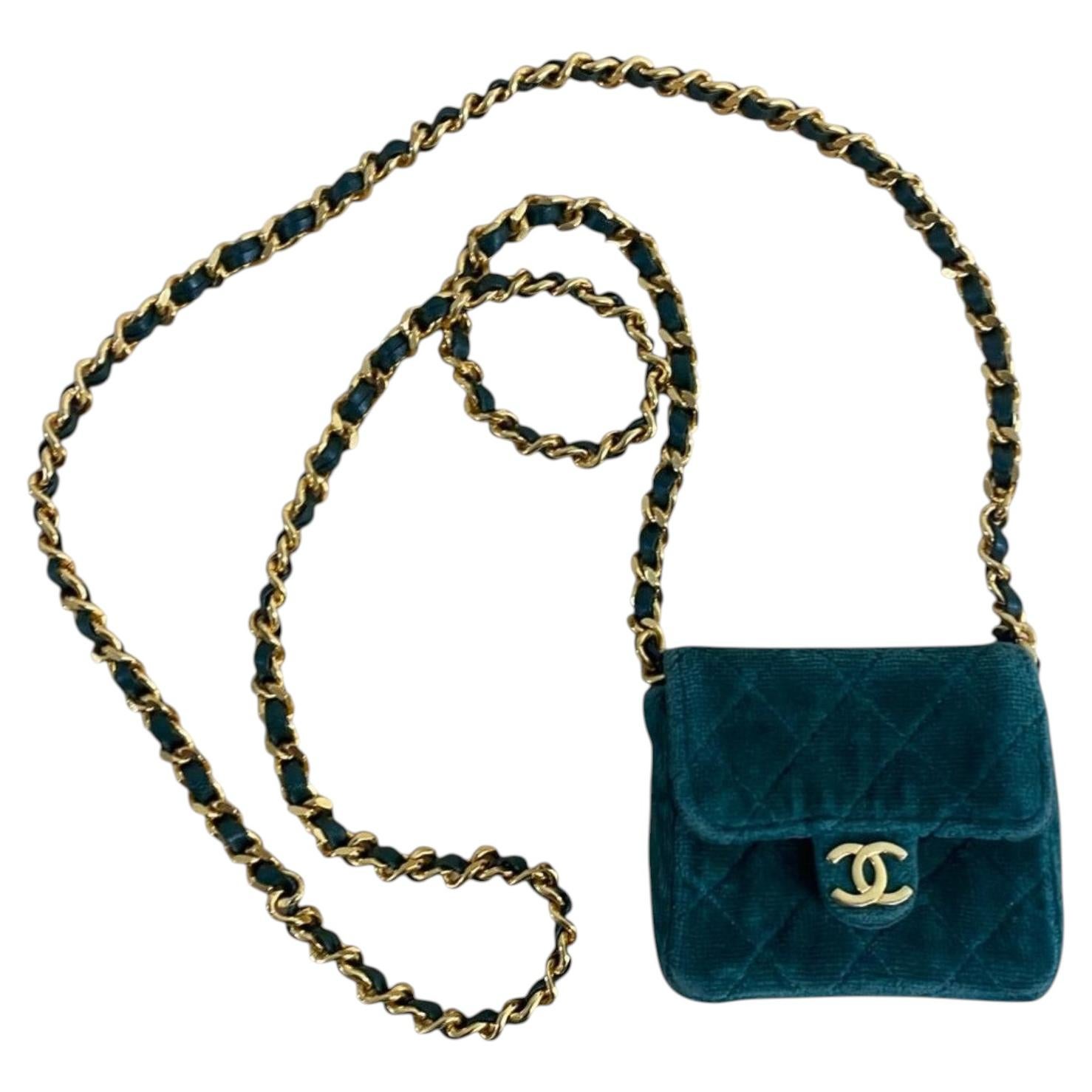 Super Nano 2.7 inches Mini 90s Chanel Green Velvet Crossbody bag