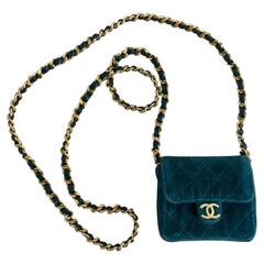 Super Nano 2.7 inches Mini 90s Chanel Green Velvet Crossbody bag