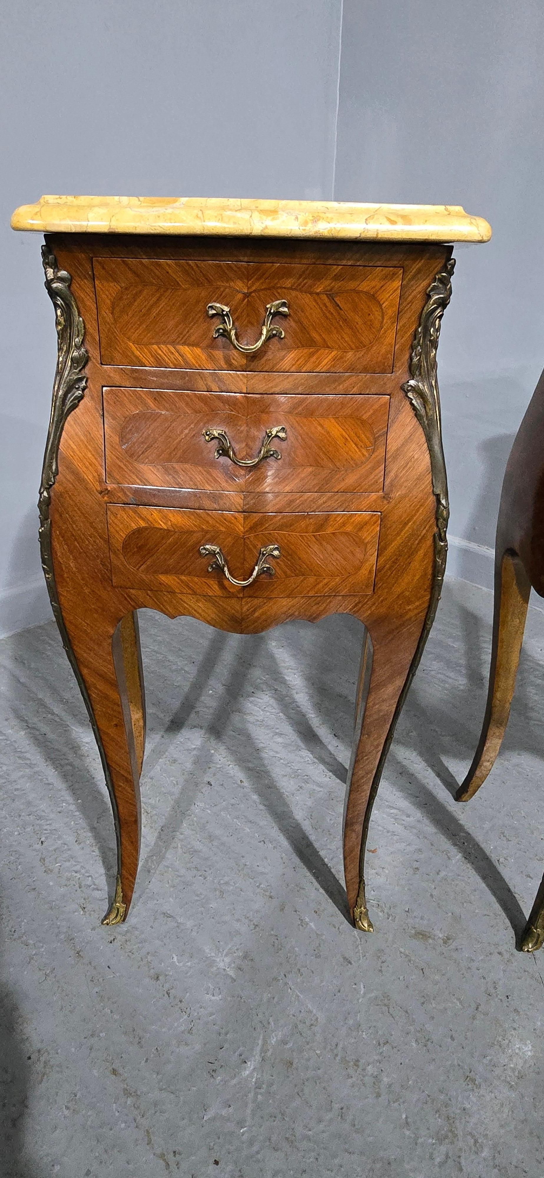 Marbre Super Pair Beside Lamp Chests of Drawers en vente