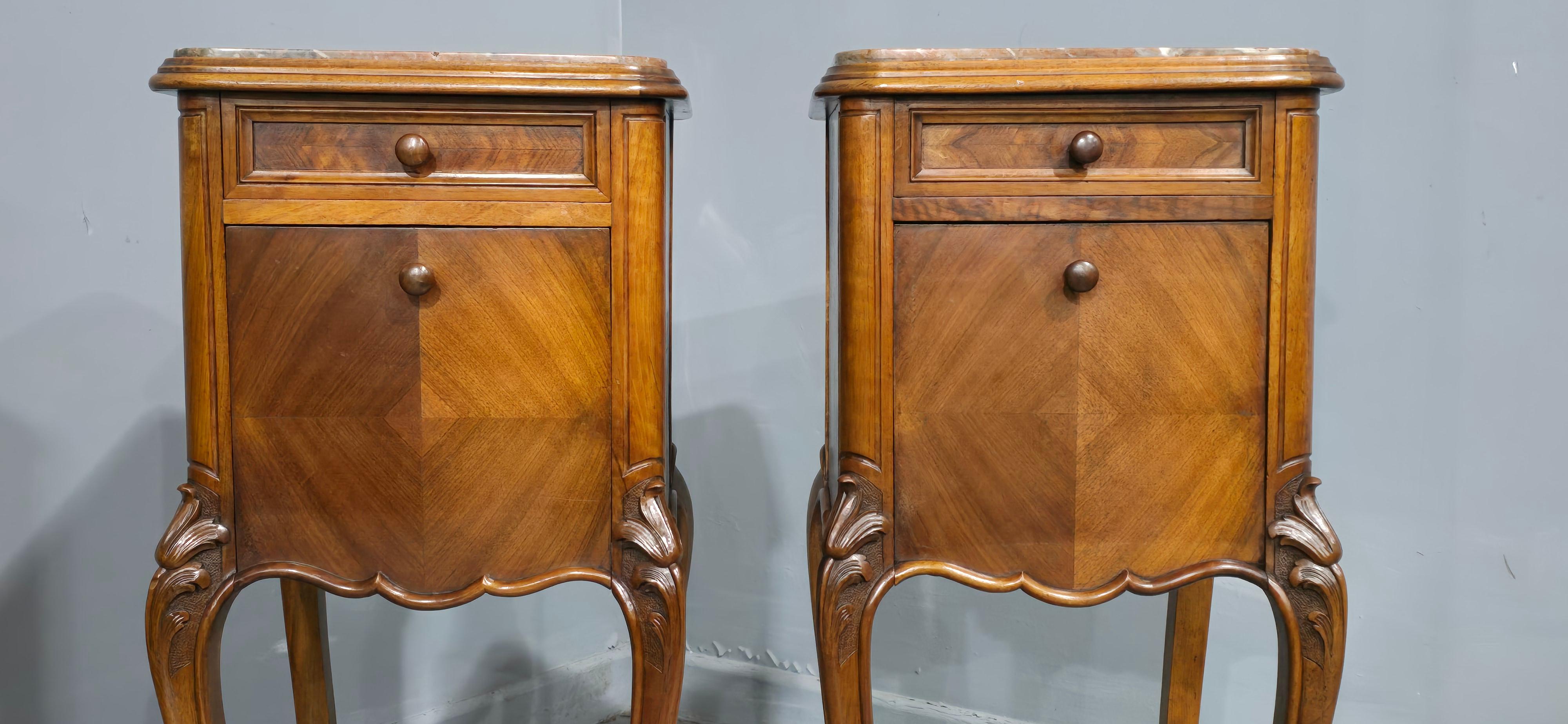 Super Pair French Bedside Lamp Cabinets en vente 1