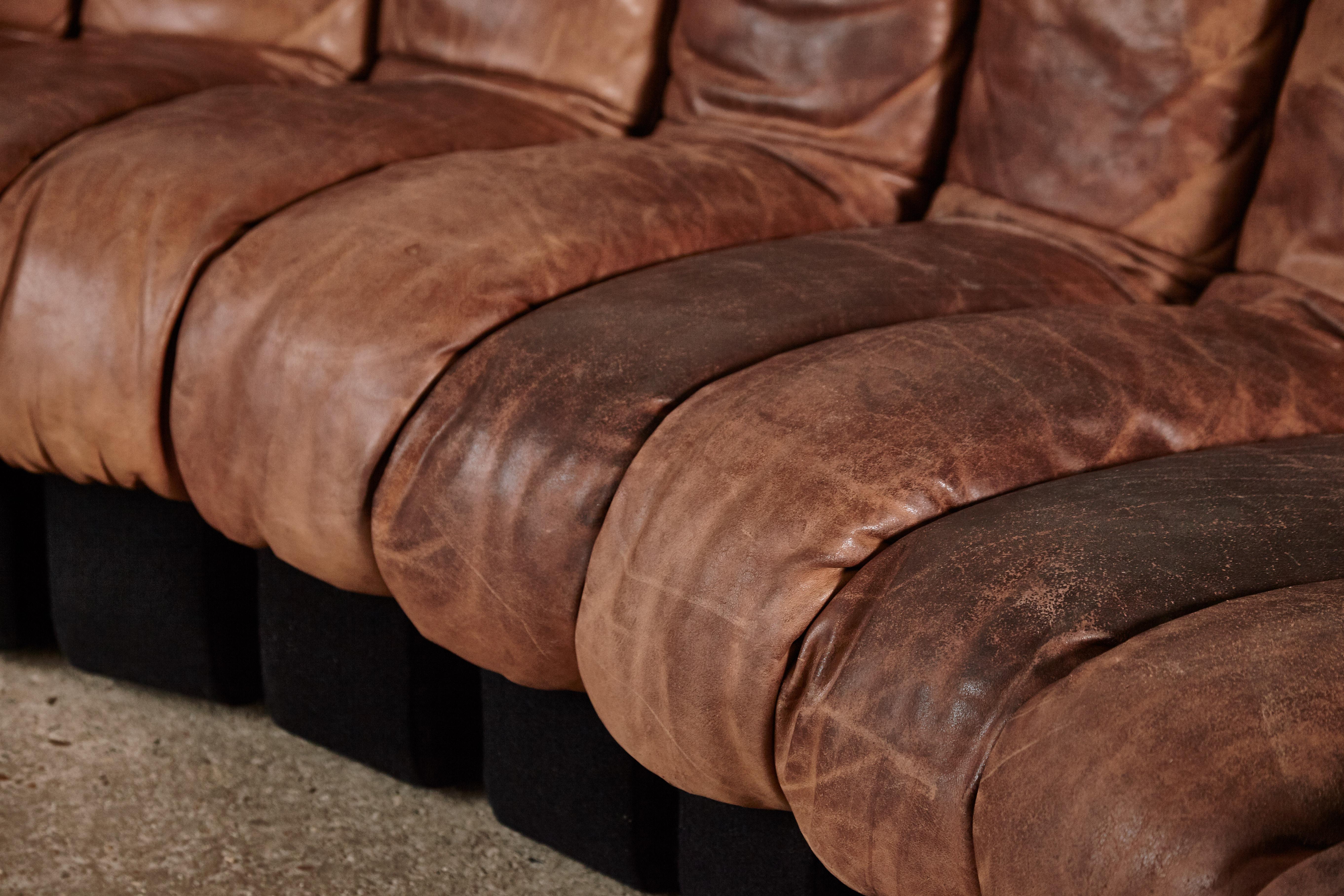 Super Patinated De Sede Ds-600 Modular Sectional Leather Non Stop Sofa, 1970s 3