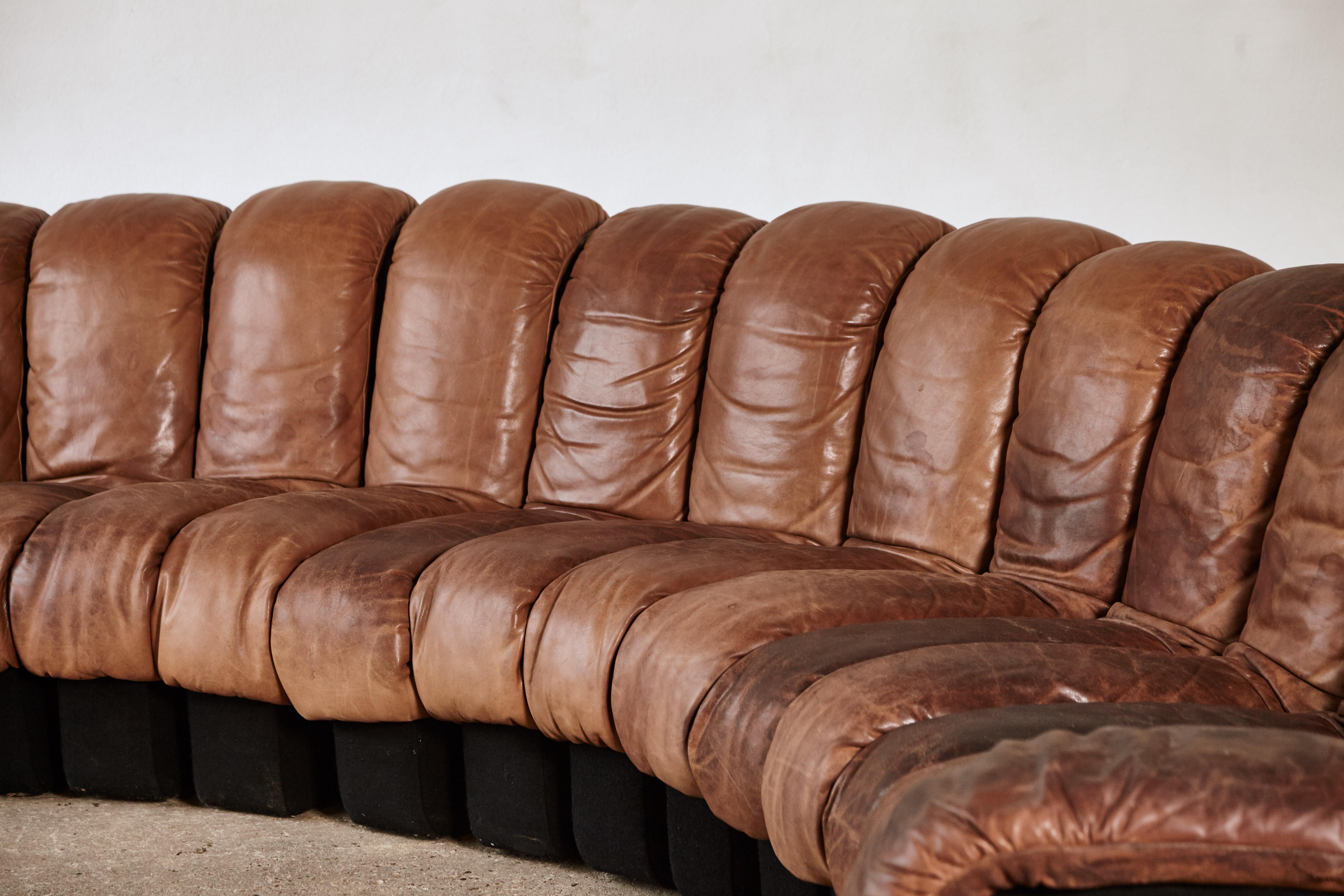 Super Patinated De Sede Ds-600 Modular Sectional Leather Non Stop Sofa, 1970s 1