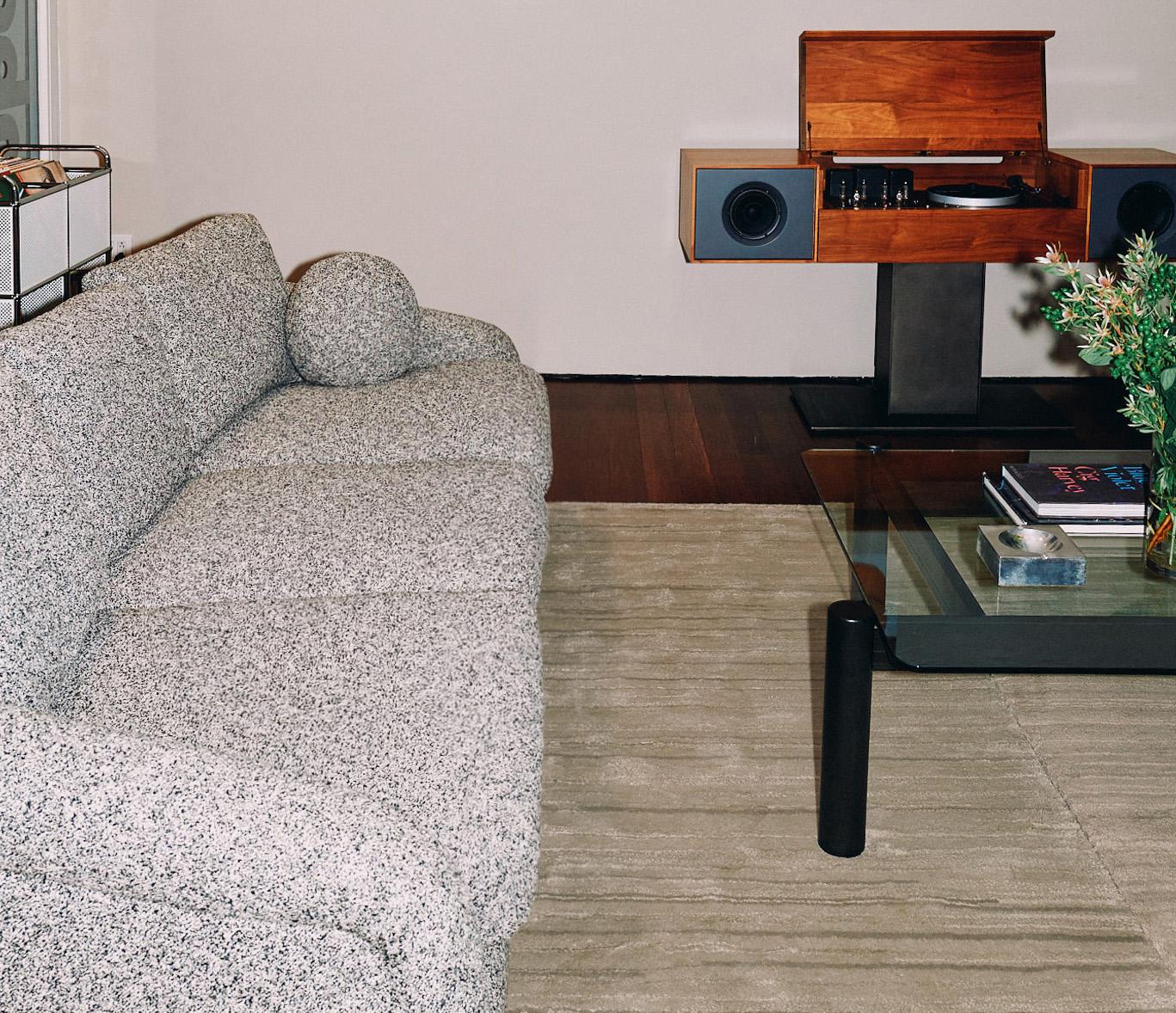 Super-plush Organic Modern Sofa in Kvadrat Zero im Angebot 3