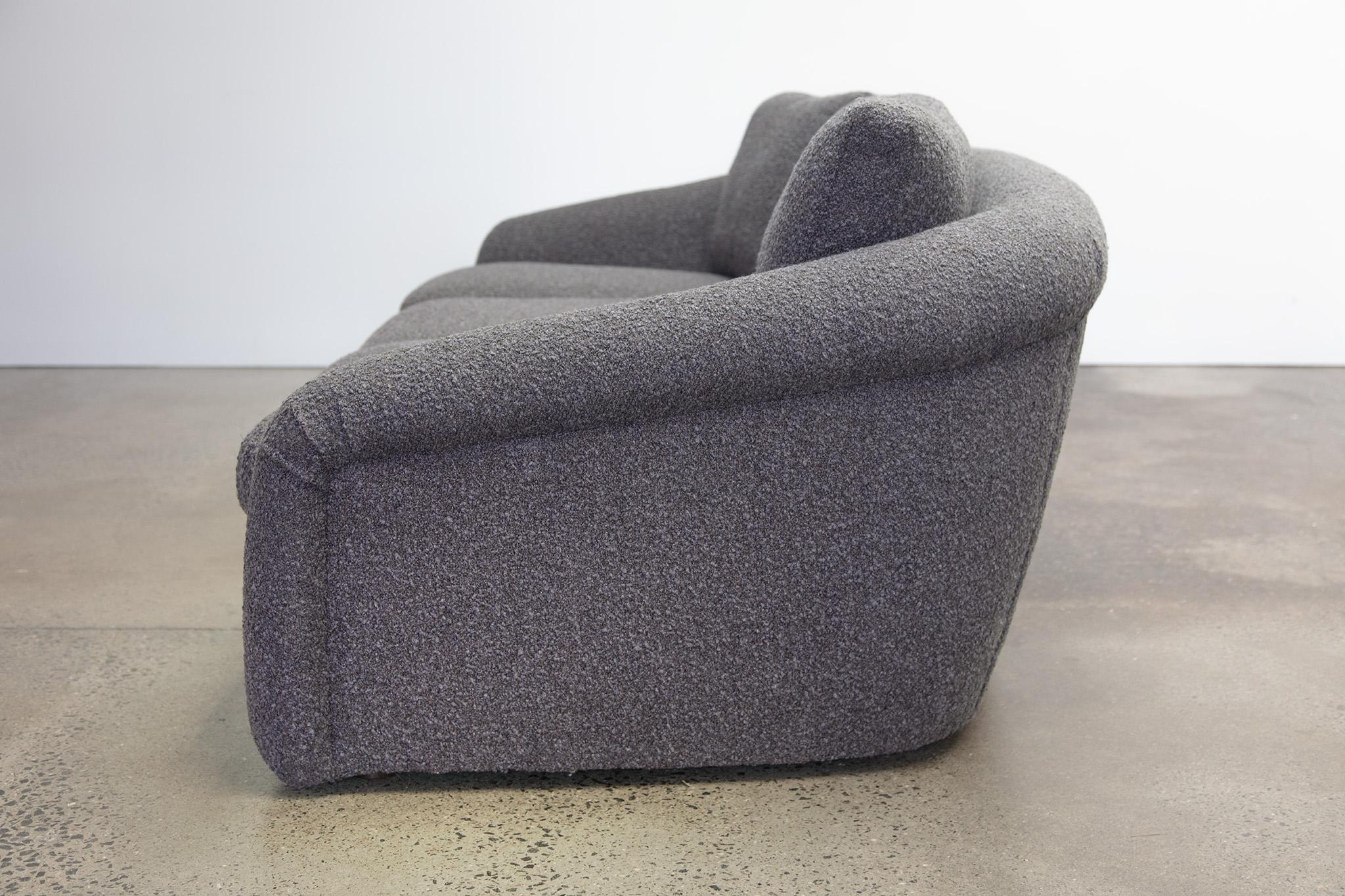 Divano moderno organico e super soffice in Performance Bouclé in vendita 4