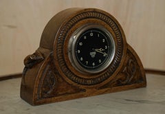 Rarissimo orologio da tavolo datato e intagliato Robert (Mouseman) Thompson & Smith del 1939