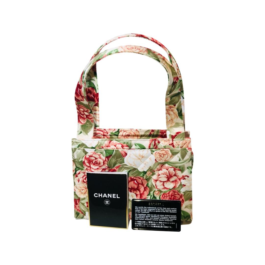 Super Seltene 1997 Chanel Grün/Rot/Weiß Overall Canvas Handtasche mit Blumendruck  im Angebot 3