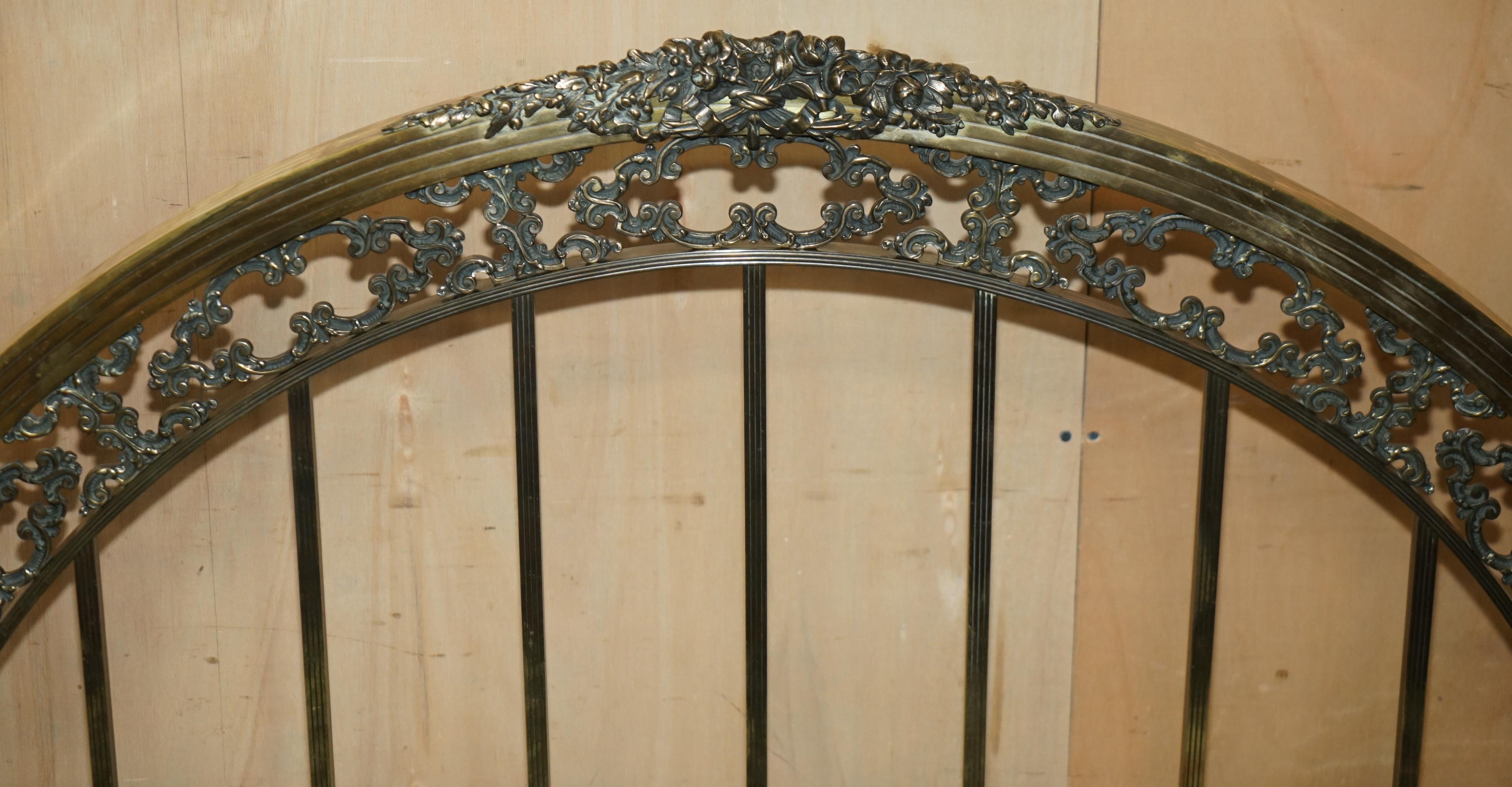 Français SUPER RARE FRANÇAIS CIRCA 1900 SOLID BRASS DOUBLE BED FRAME MUST SEE PICs en vente