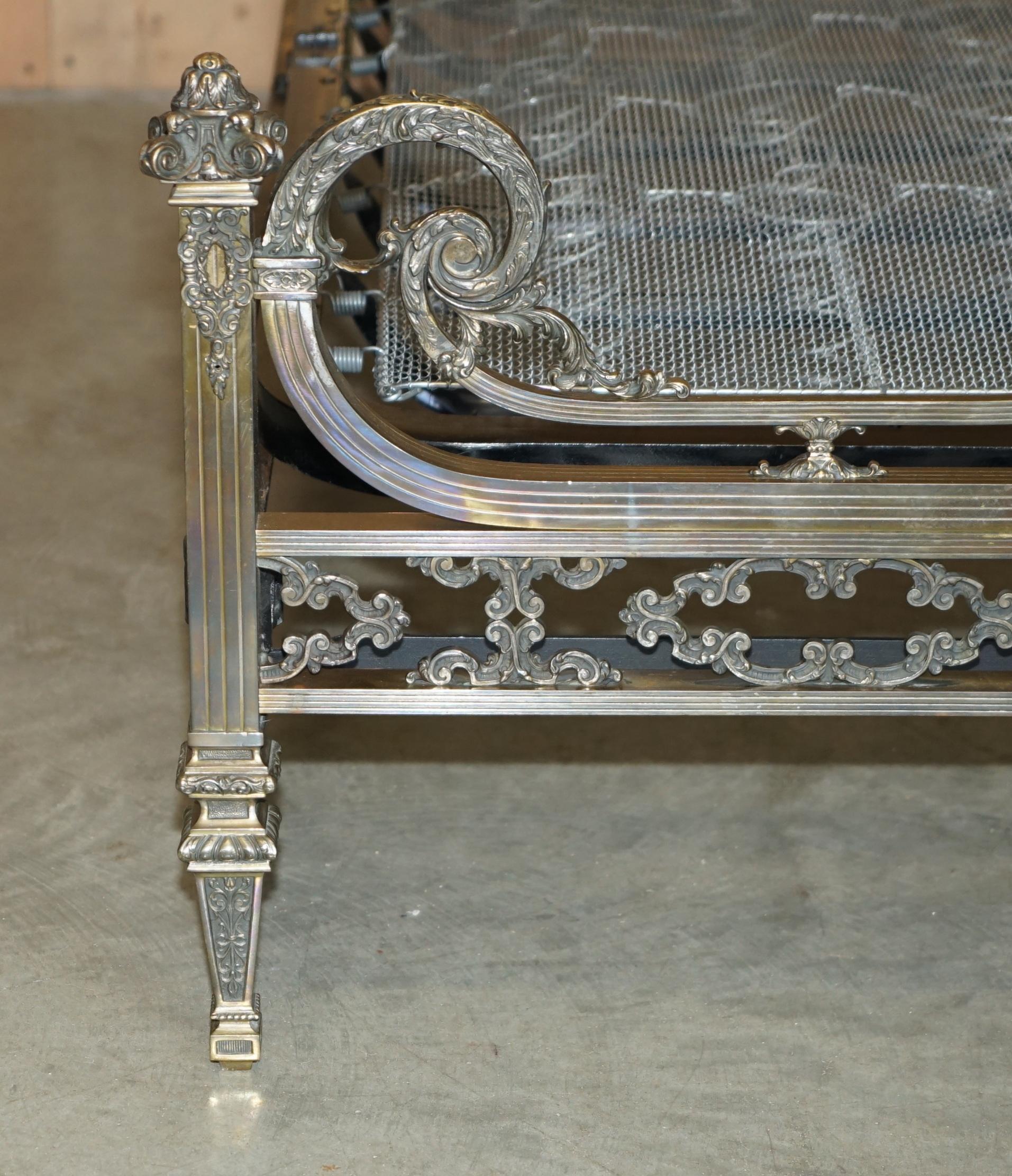 Début du 20ème siècle SUPER RARE FRANÇAIS CIRCA 1900 SOLID BRASS DOUBLE BED FRAME MUST SEE PICs en vente