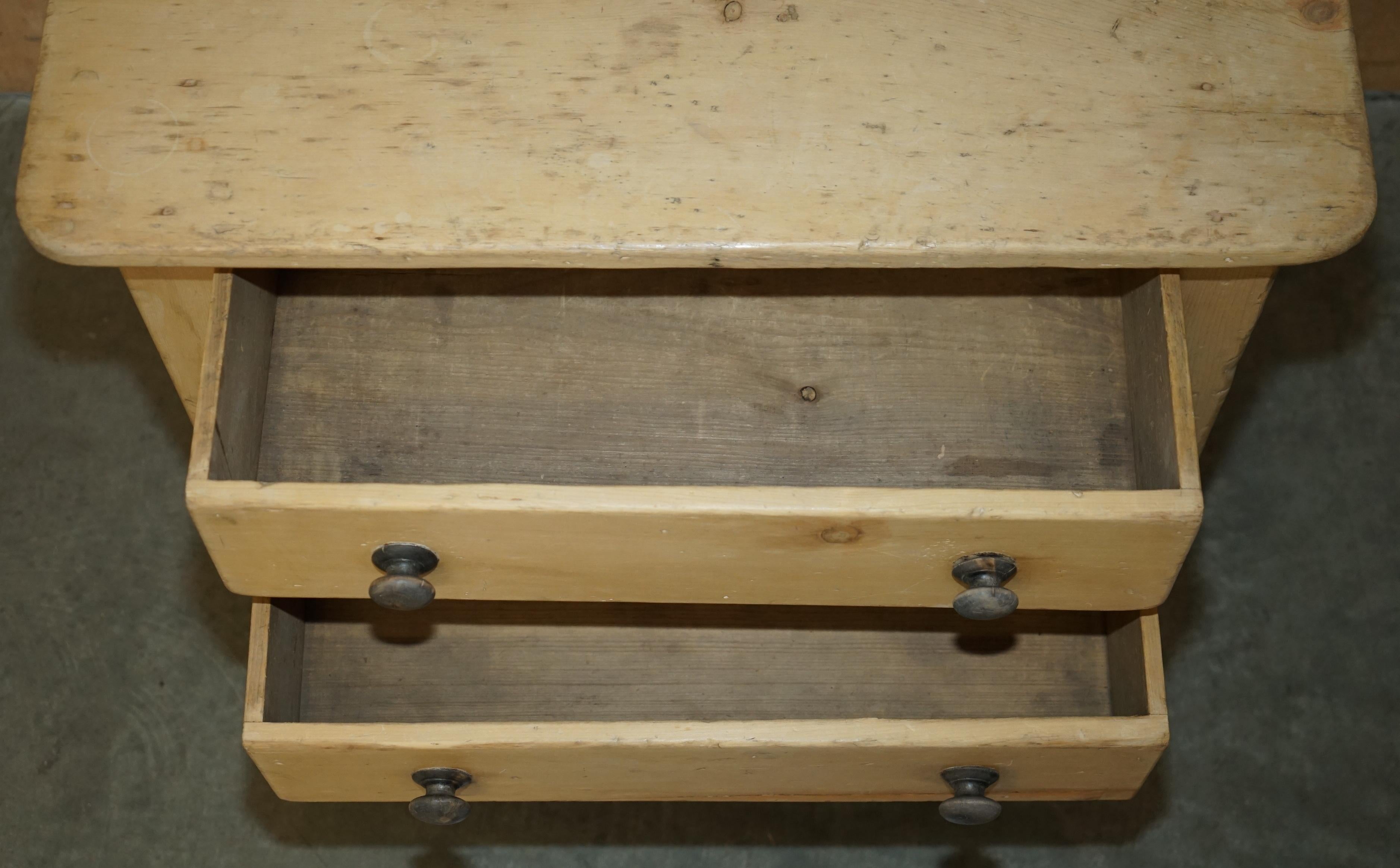 SUPER RARE ANTIQUE GEORGIAN CIRCA 1800 PINE HOUSEKEEPERS DRAWERS SiDEBOARD For Sale 6