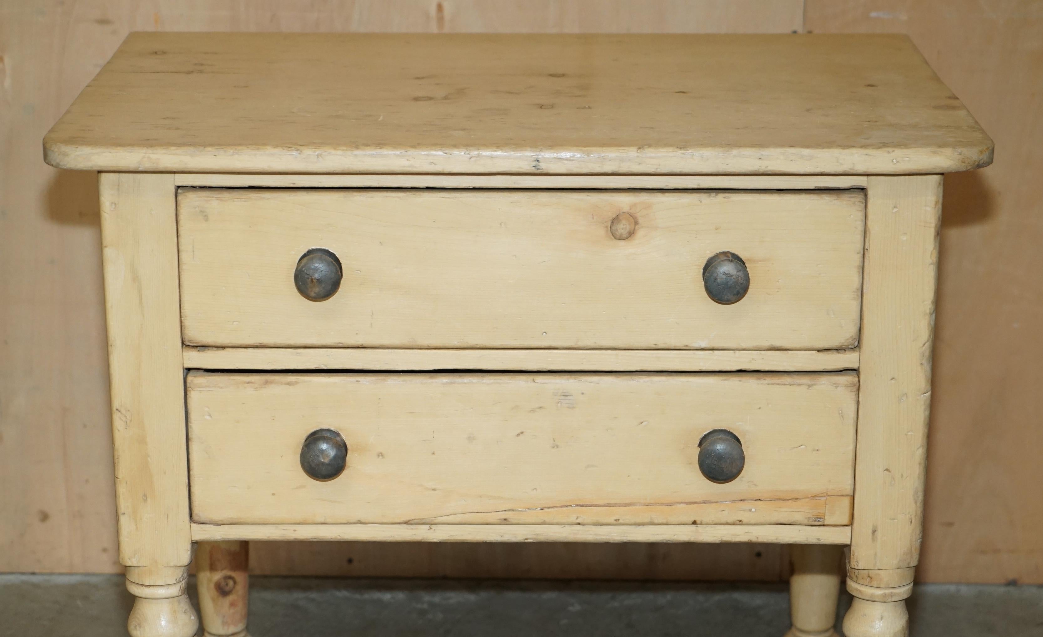 English SUPER RARE ANTIQUE GEORGIAN CIRCA 1800 PINE HOUSEKEEPERS DRAWERS SiDEBOARD For Sale