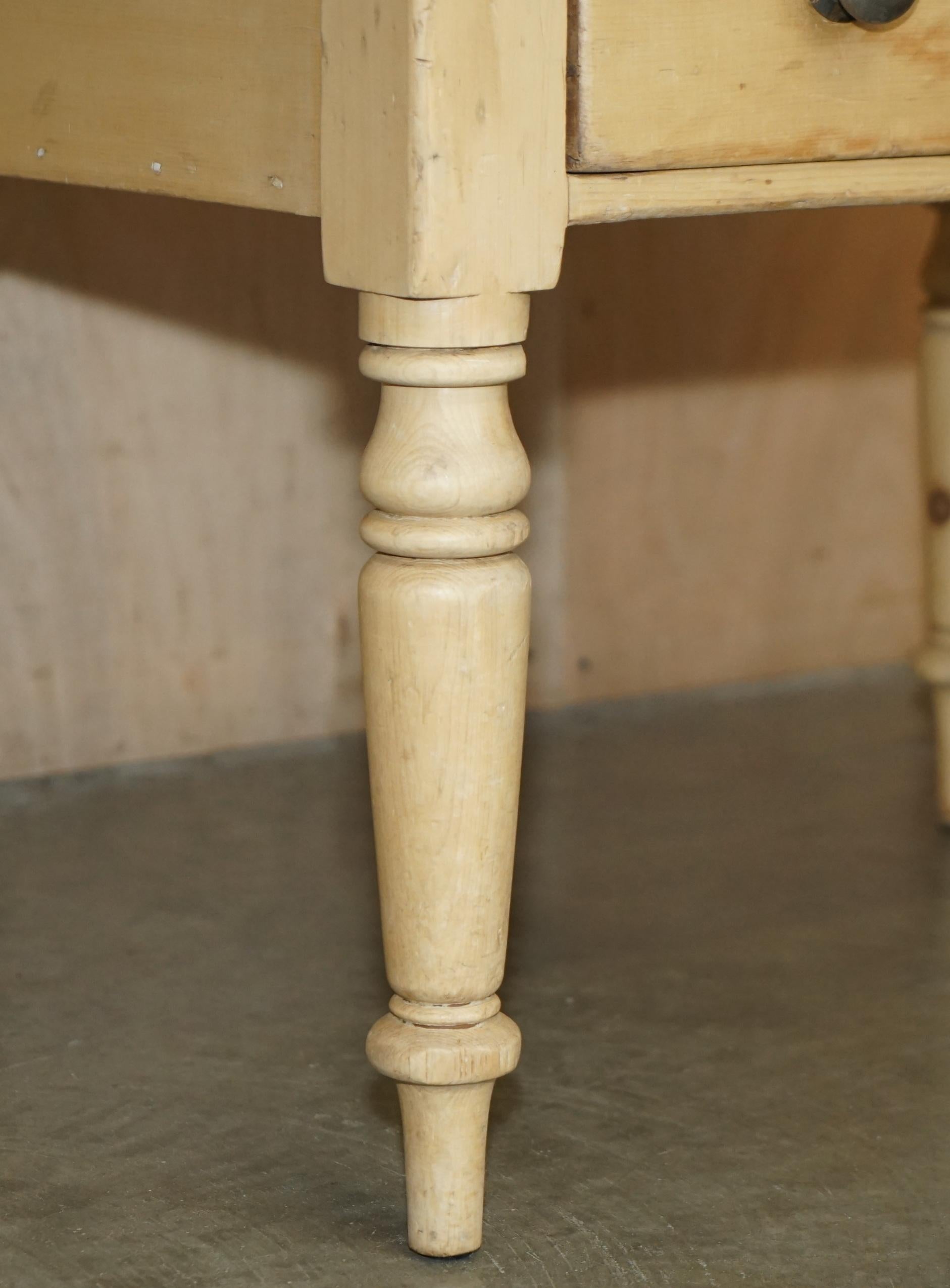 Hand-Crafted SUPER RARE ANTIQUE GEORGIAN CIRCA 1800 PINE HOUSEKEEPERS DRAWERS SiDEBOARD For Sale