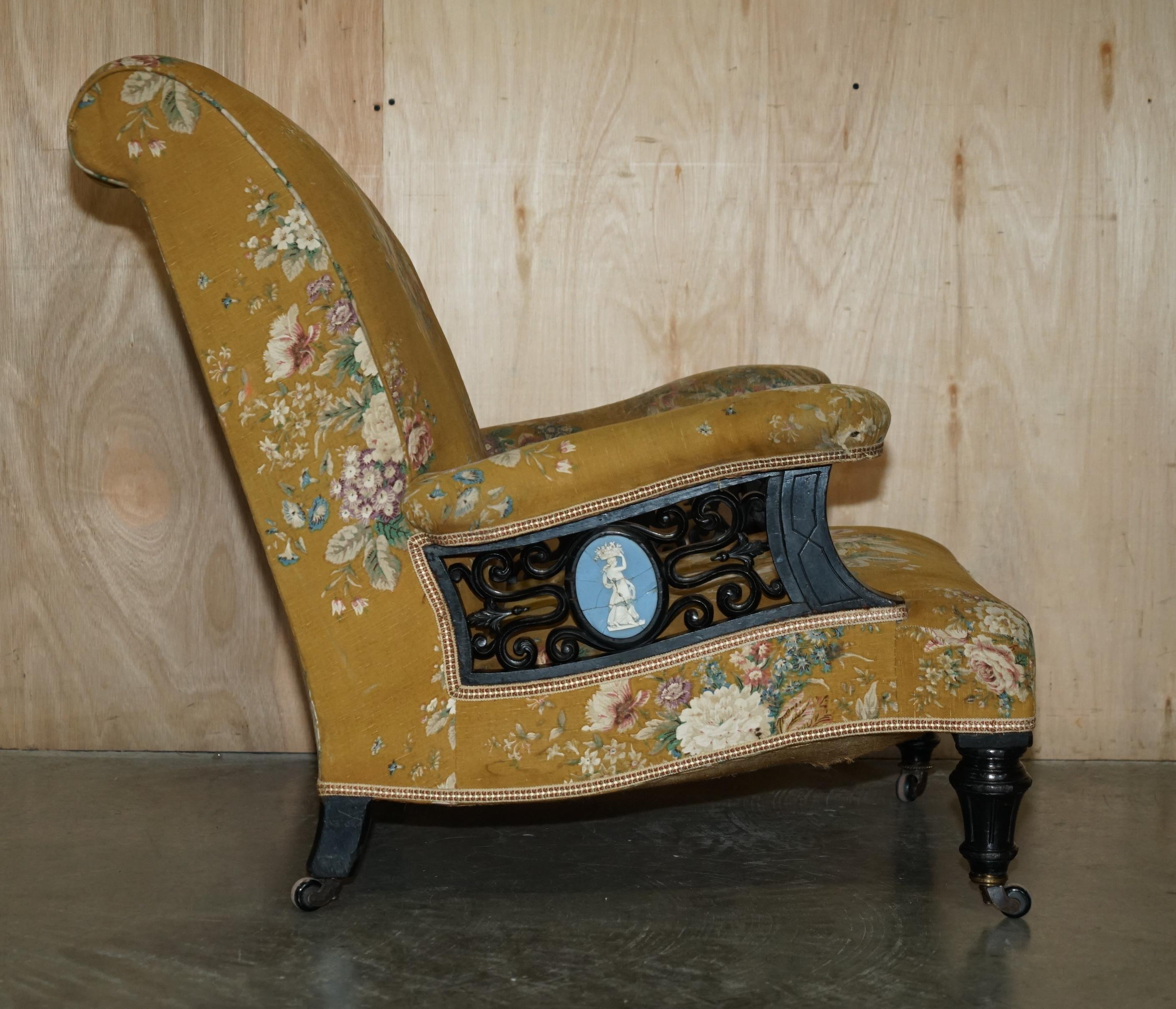 SUPER RARE ANTiQUE VICTORIAN AESTHETIC MOVEMENT ARMCHAIR WITH GRAND TOUR PLAQUES For Sale 3