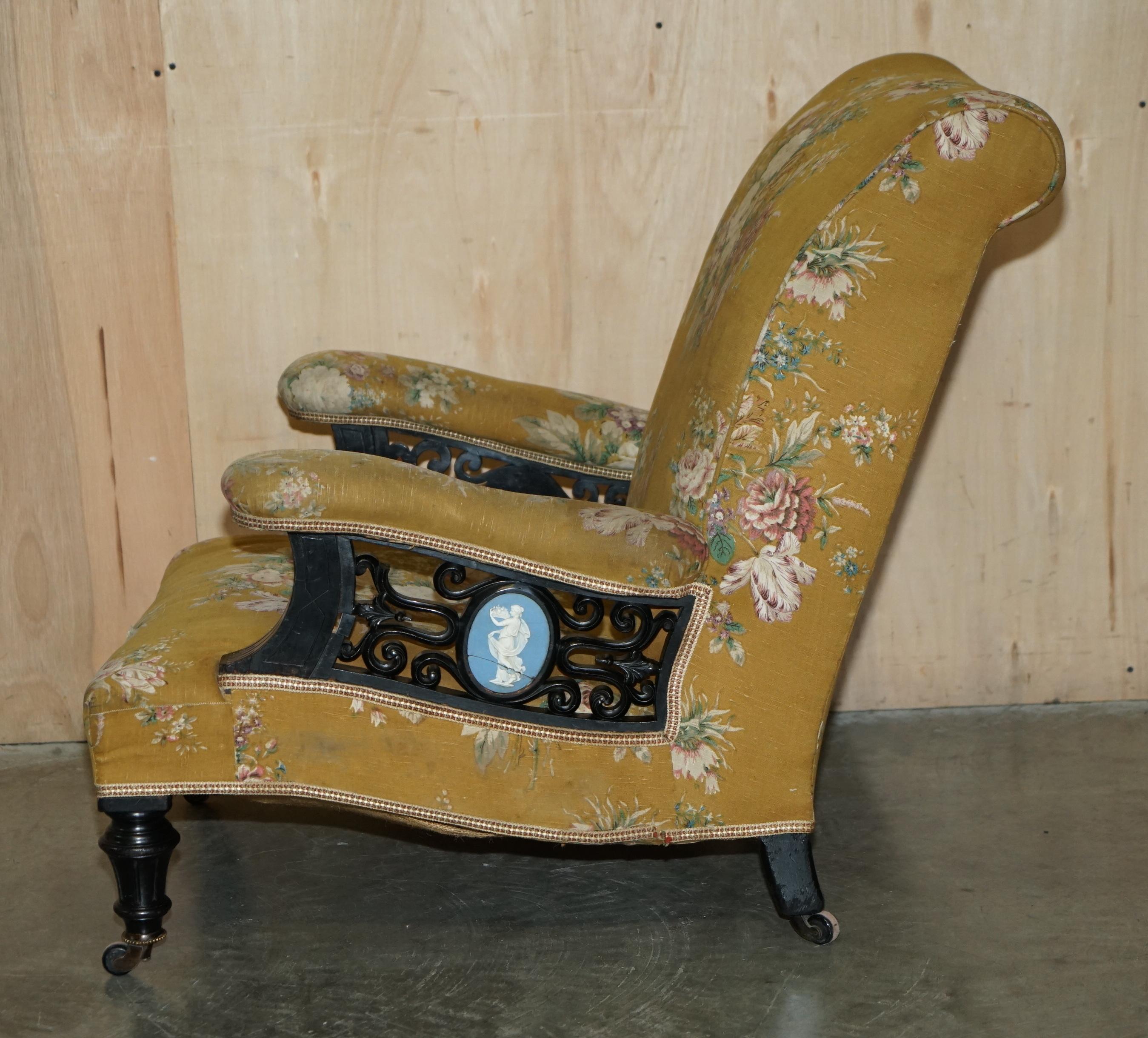 SUPER RARE ANTiQUE VICTORIAN AESTHETIC MOVEMENT ARMCHAIR WITH GRAND TOUR PLAQUES For Sale 8