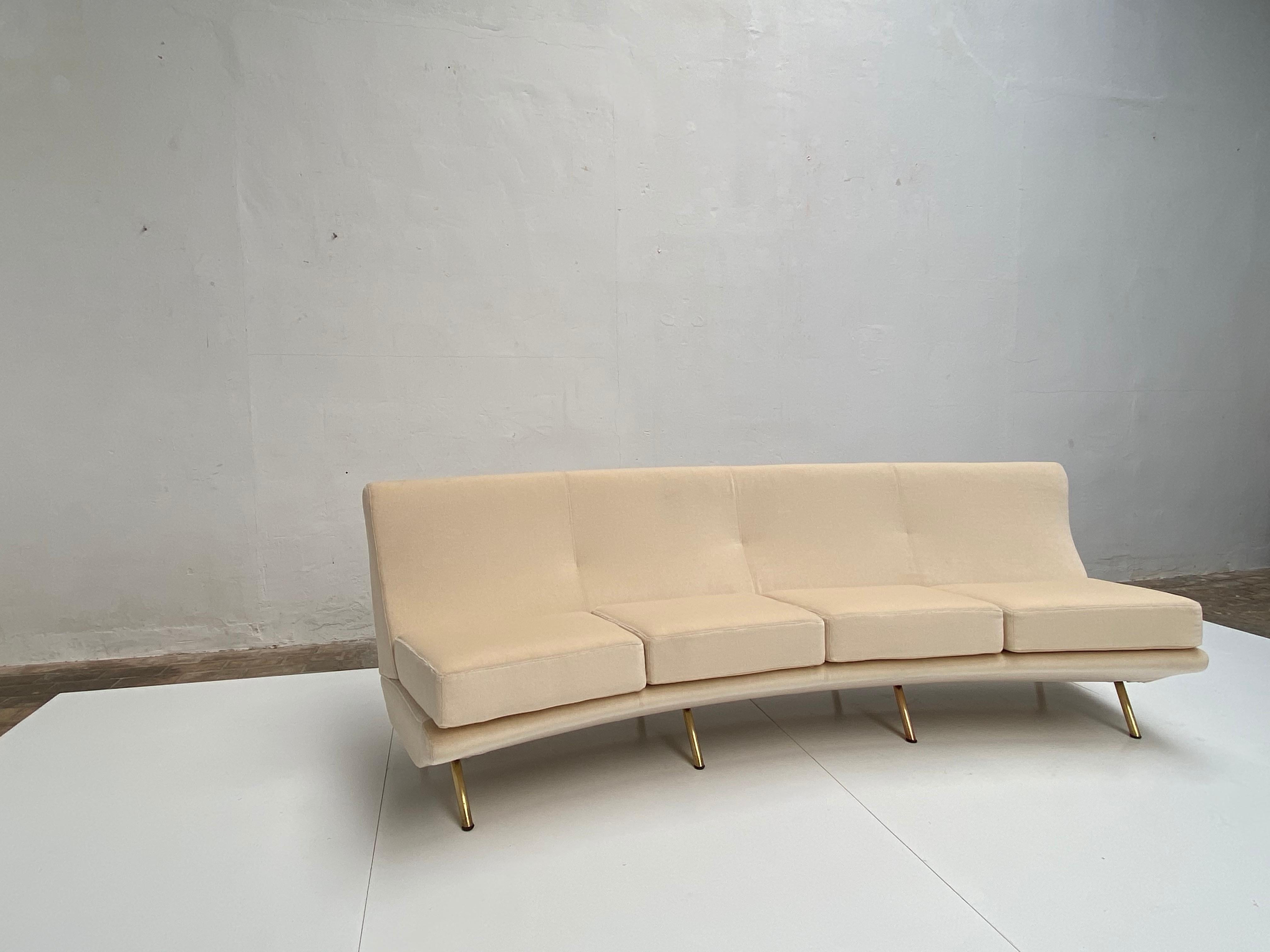Mid-20th Century Super Rare Four-Seat Elliptical 'Triennale' Sofa by Zanuso for Arflex, 1951