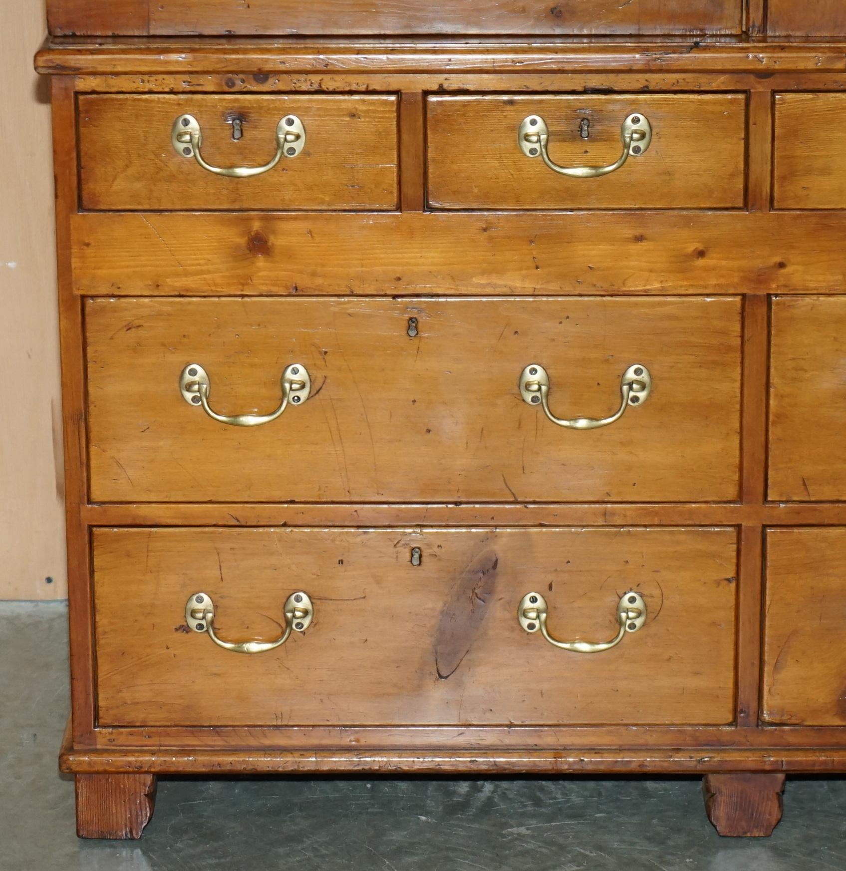 English SUPER RARE FULLY RESTORED ANTiQUE VICTORIAN FRUITWOOD GUN COLLECTORS CABINET For Sale
