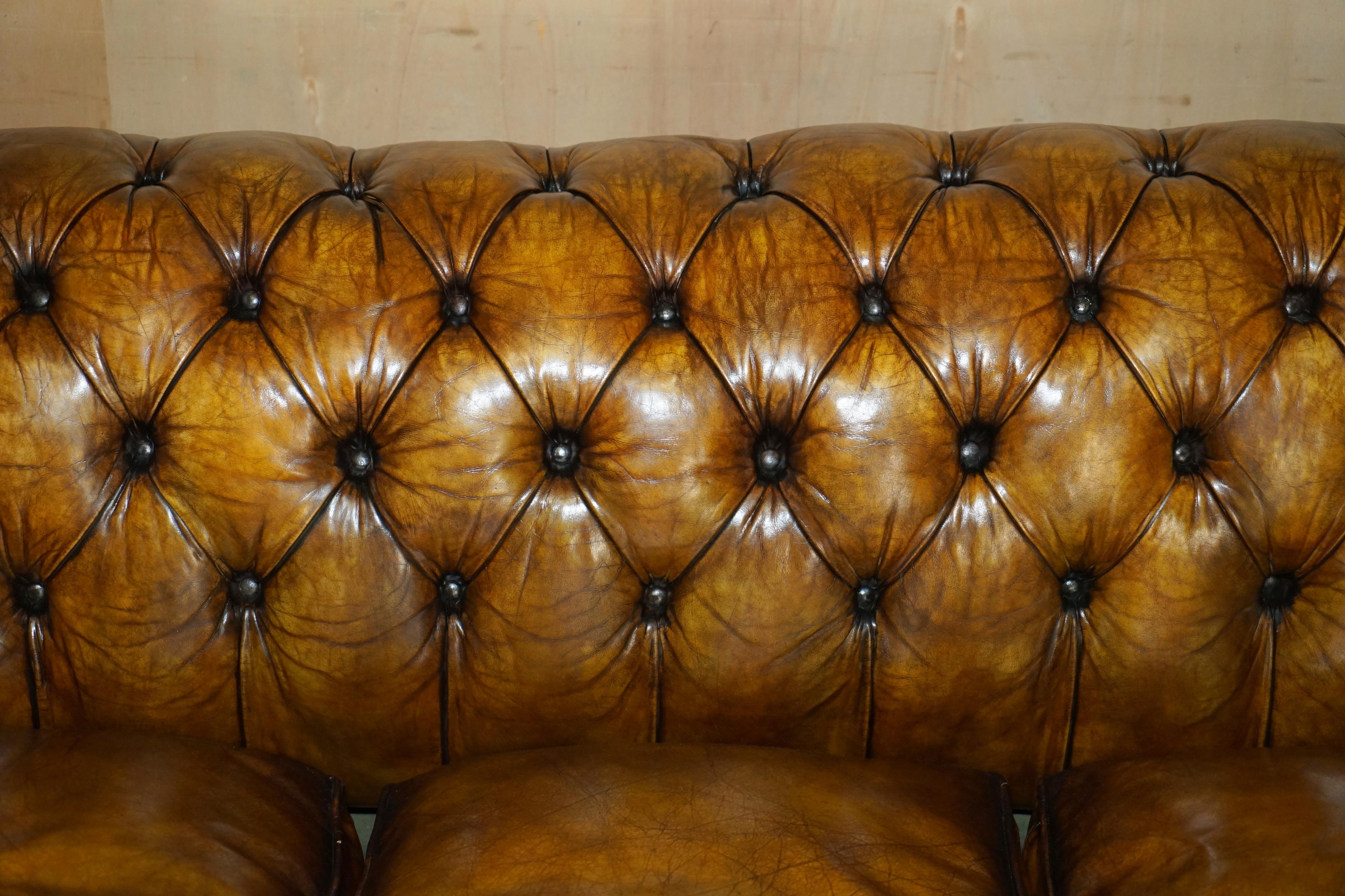 Leather SUPER RARE FULLY RESTORED VINTAGE CIGAR BROWN LEATHER CHESTERFiELD SOFA BED For Sale