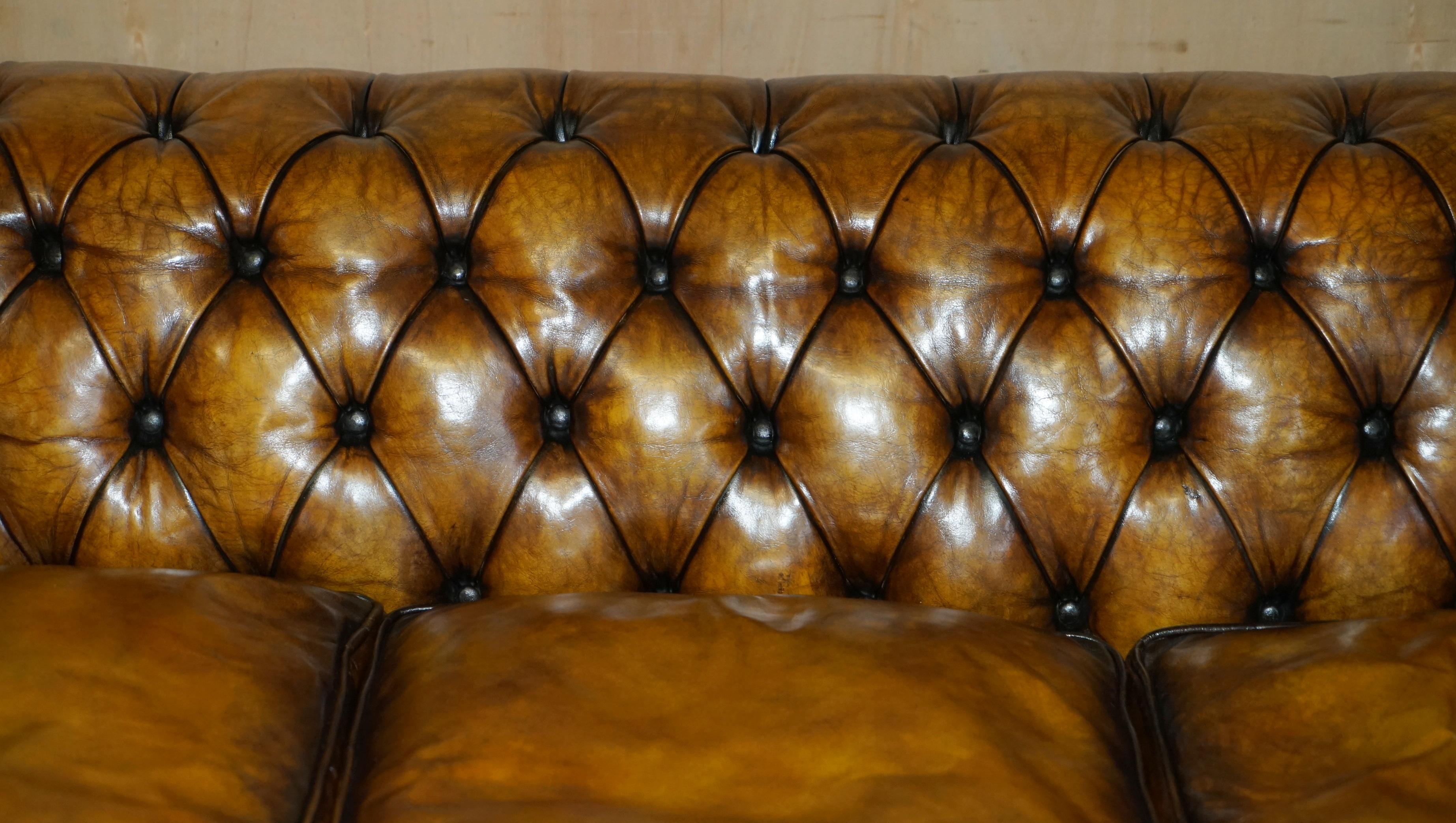 SUPER RARE FULLY RESTORED ViNTAGE CIGAR BROWN LEATHER CHESTERFIELD SOFA PART SET For Sale 3