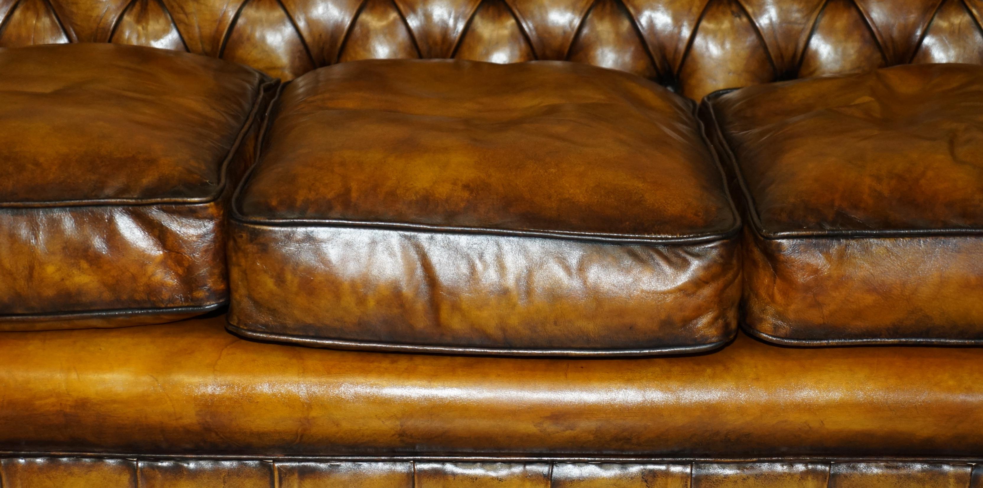 SUPER RARE FULLY RESTORED ViNTAGE CIGAR BROWN LEATHER CHESTERFIELD SOFA PART SET For Sale 4