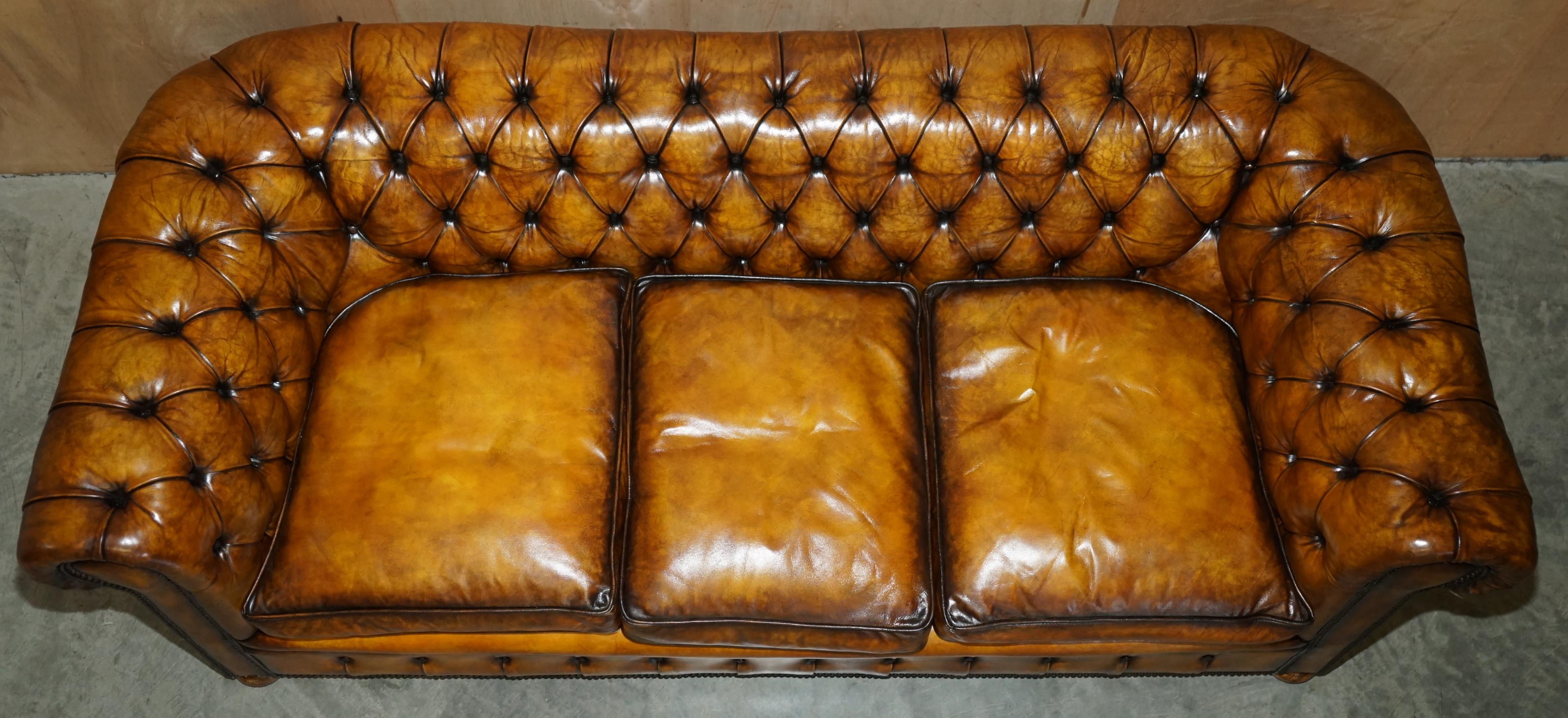 SUPER RARE FULLY RESTORED ViNTAGE CIGAR BROWN LEATHER CHESTERFIELD SOFA PART SET For Sale 8