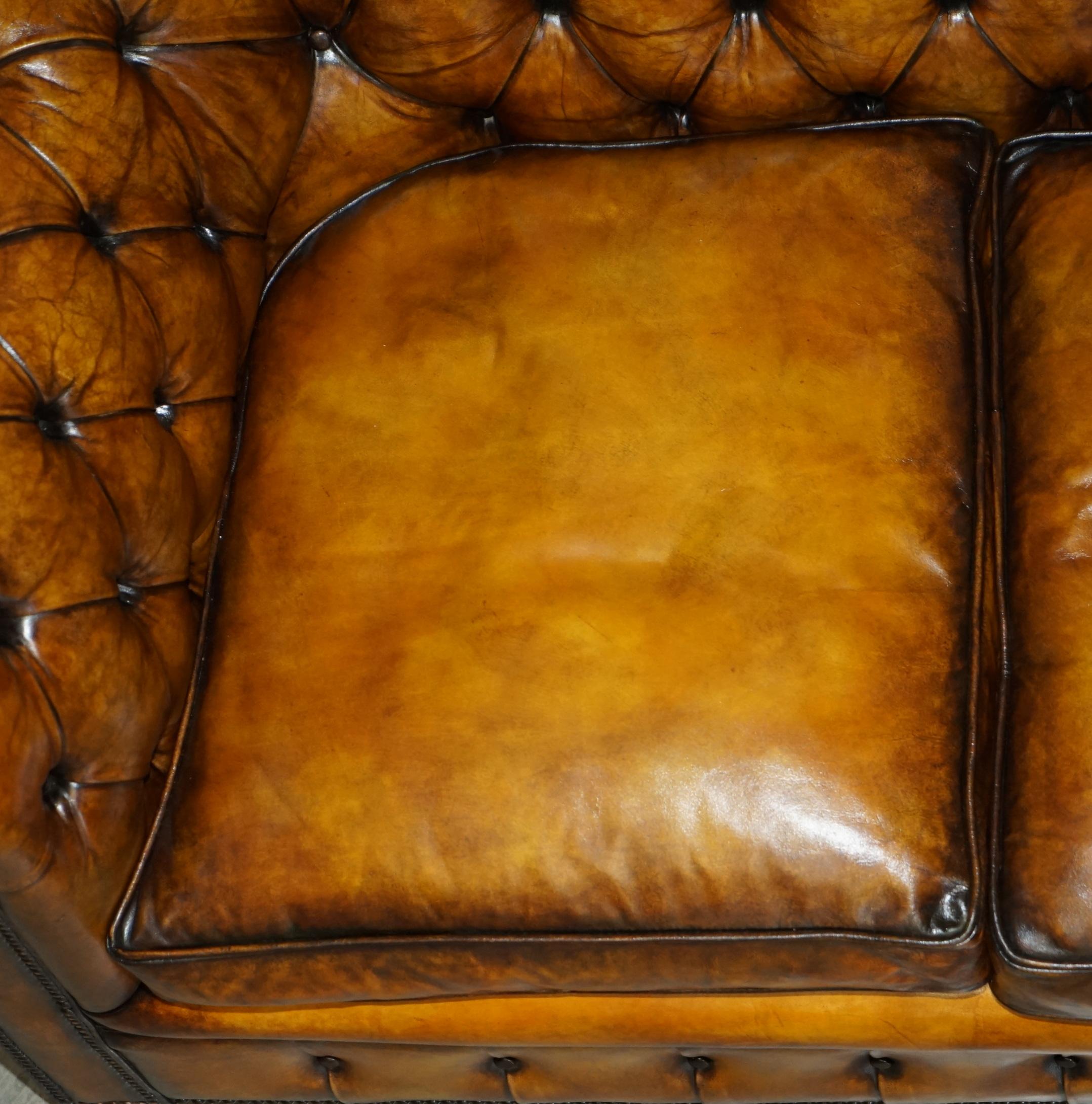 SUPER RARE FULLY RESTORED ViNTAGE CIGAR BROWN LEATHER CHESTERFIELD SOFA PART SET For Sale 9