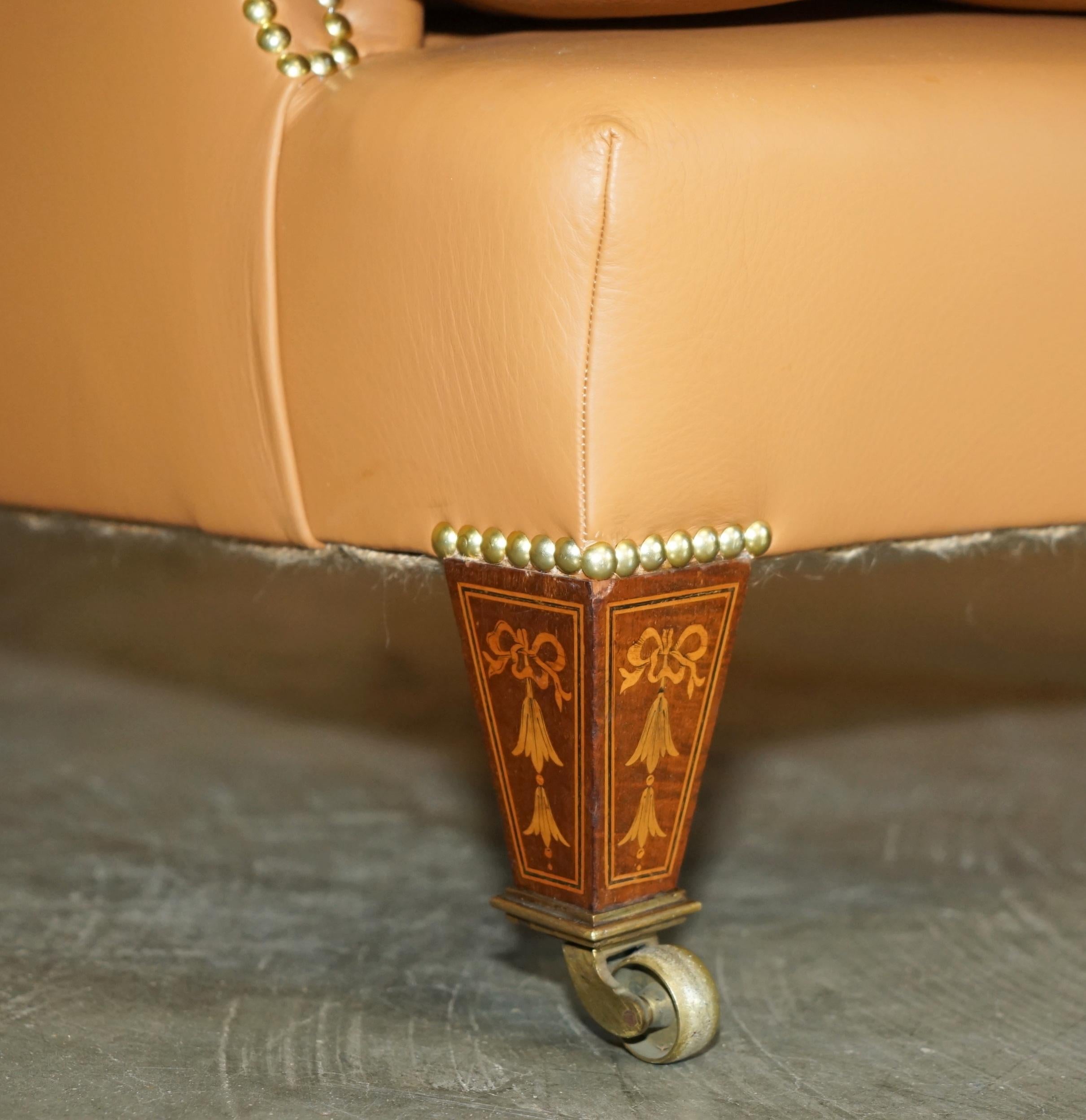 SUPER RARA POLTRONA IN PELLE MARRONE DI HOWARD AND SONS COMPLETAMENTE RISTRUTTURATA DI CHEsterfield in vendita 2