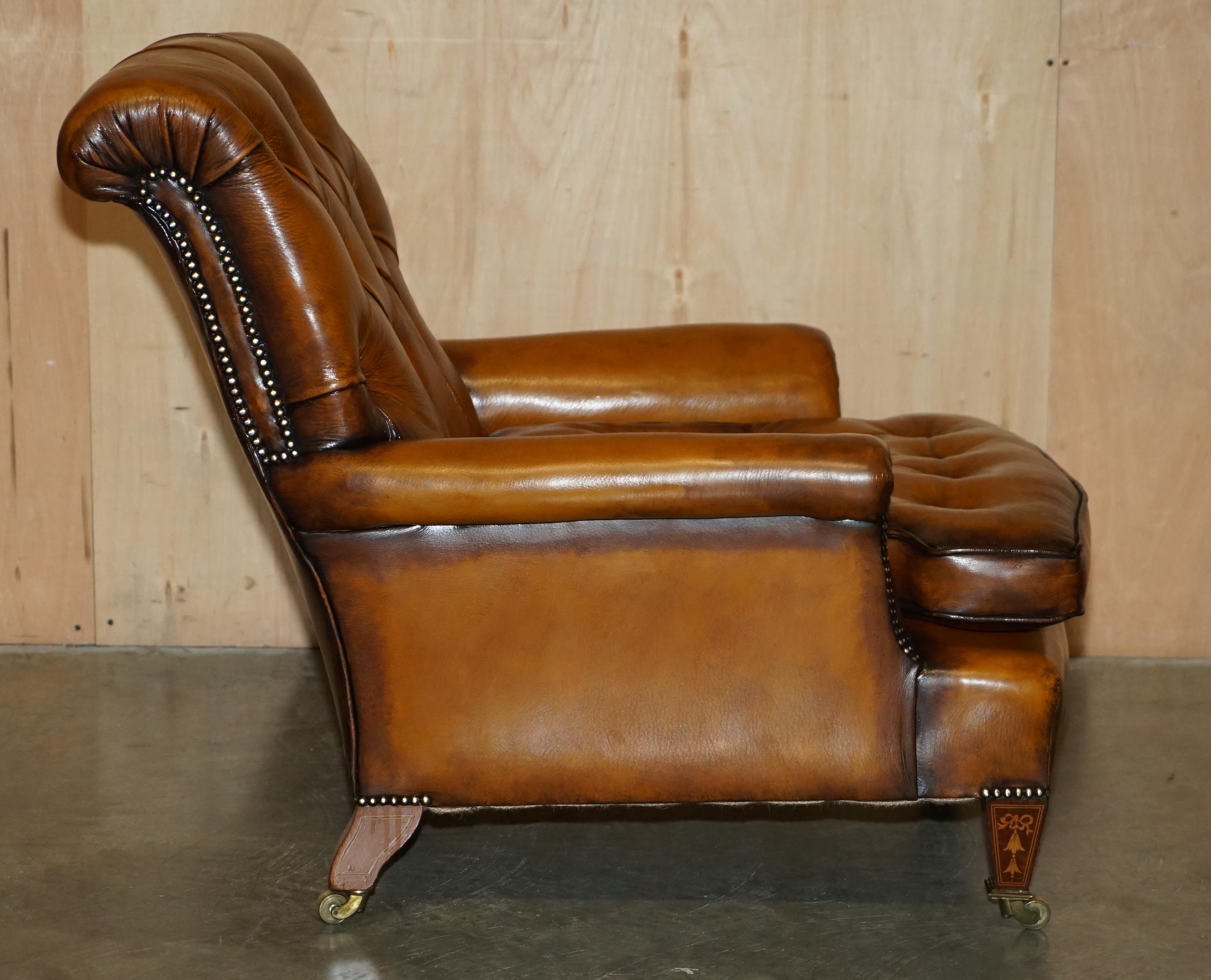 SILLÓN DE CUERO MARRÓN SUPER RARO HOWARD & SON'S COMPLETAMENTE RESTAURADO CHESTERFIELD en venta 3