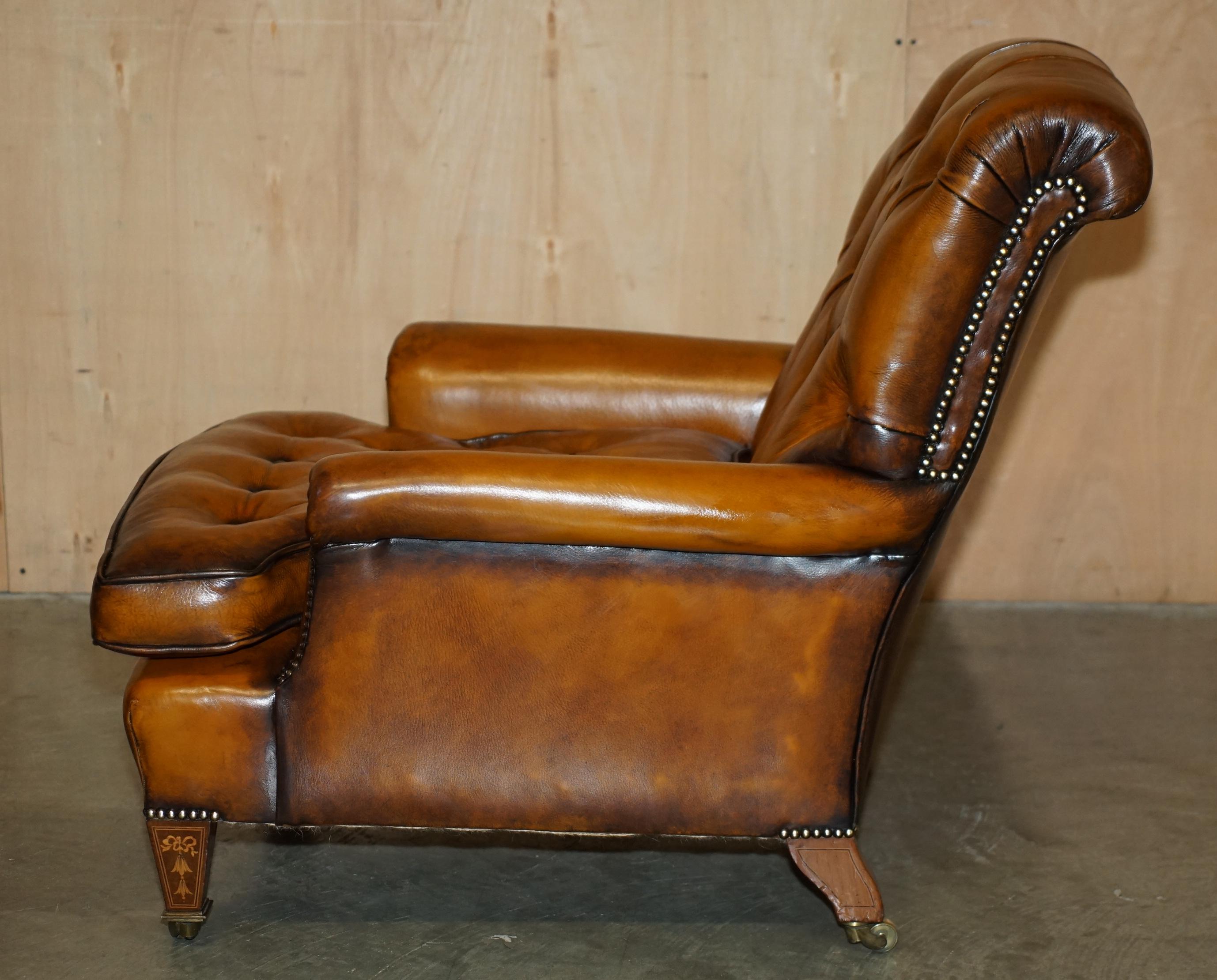 SILLÓN DE CUERO MARRÓN SUPER RARO HOWARD & SON'S COMPLETAMENTE RESTAURADO CHESTERFIELD en venta 8