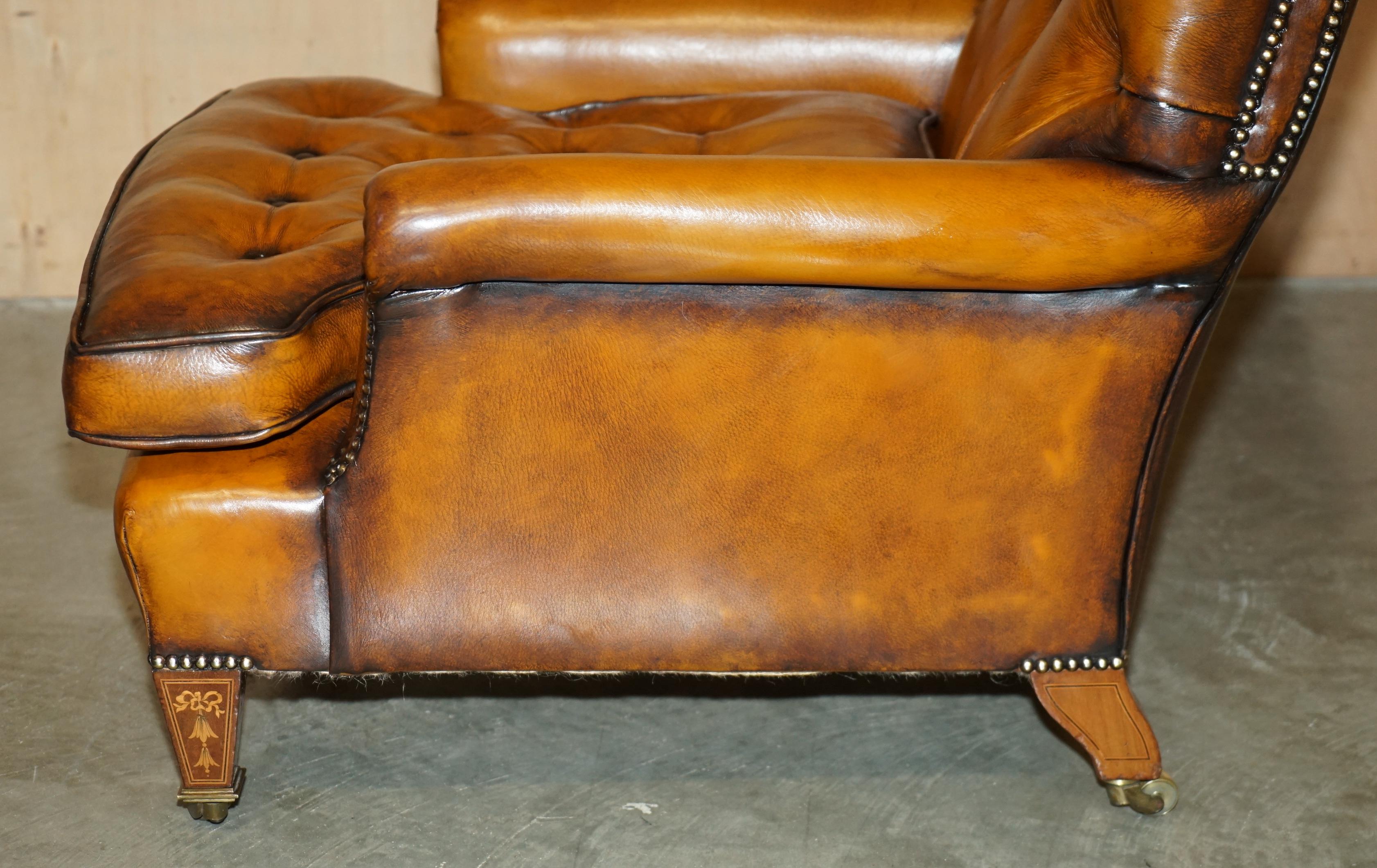 SILLÓN DE CUERO MARRÓN SUPER RARO HOWARD & SON'S COMPLETAMENTE RESTAURADO CHESTERFIELD en venta 10