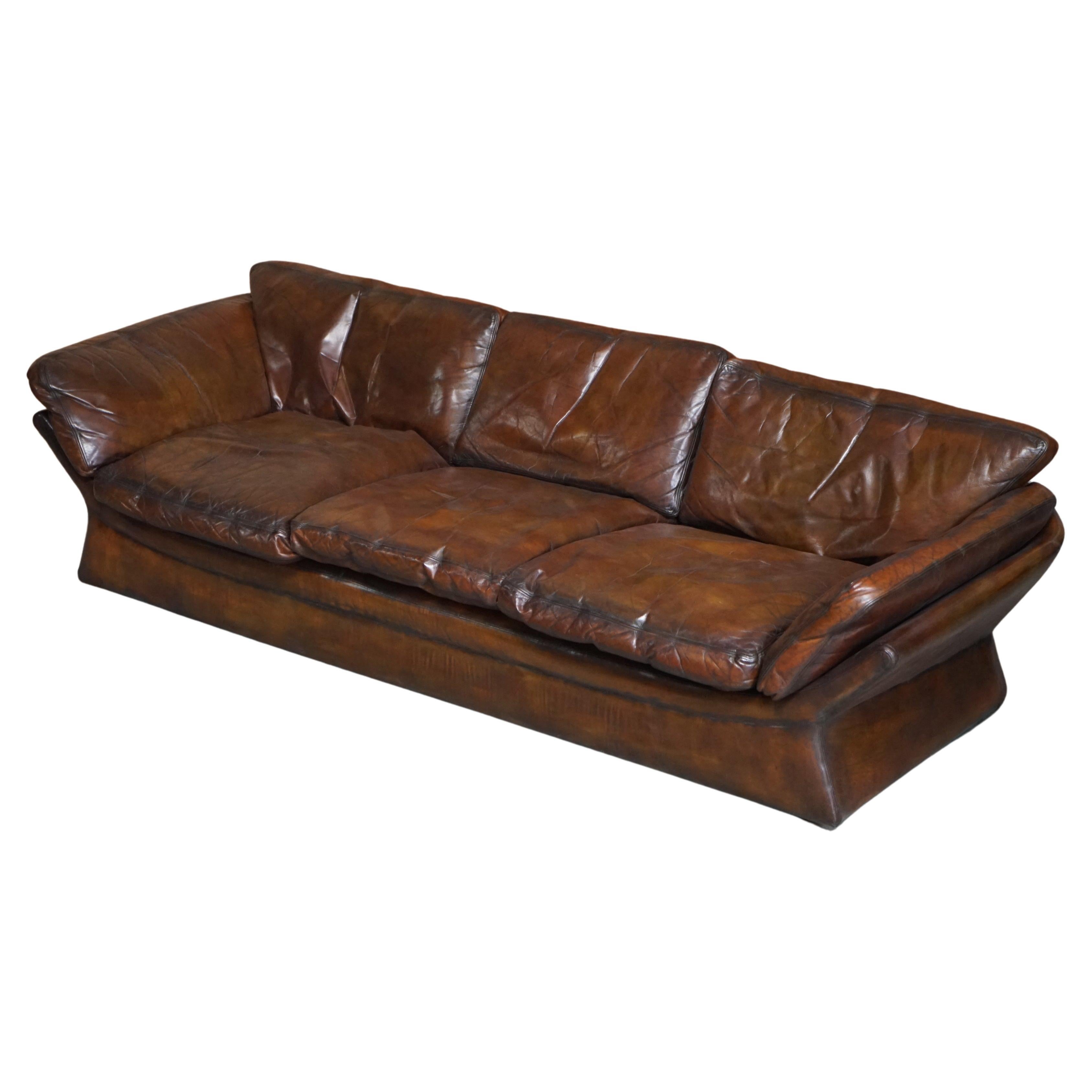 Super Rare Low Mid-Century Modern Designer Vollständig restauriert Brown Leather Sofa