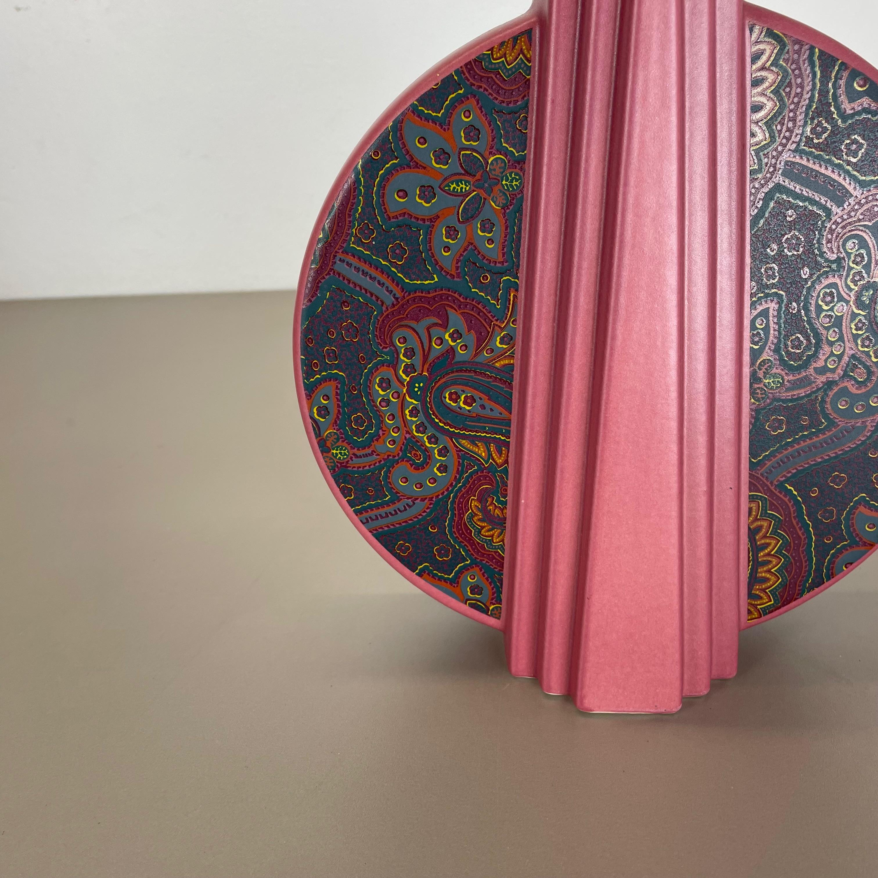 Allemand Superbe et rare vase en céramique d'art sur lave de style Memphis, Bay Ceramics Allemagne, 1980 en vente