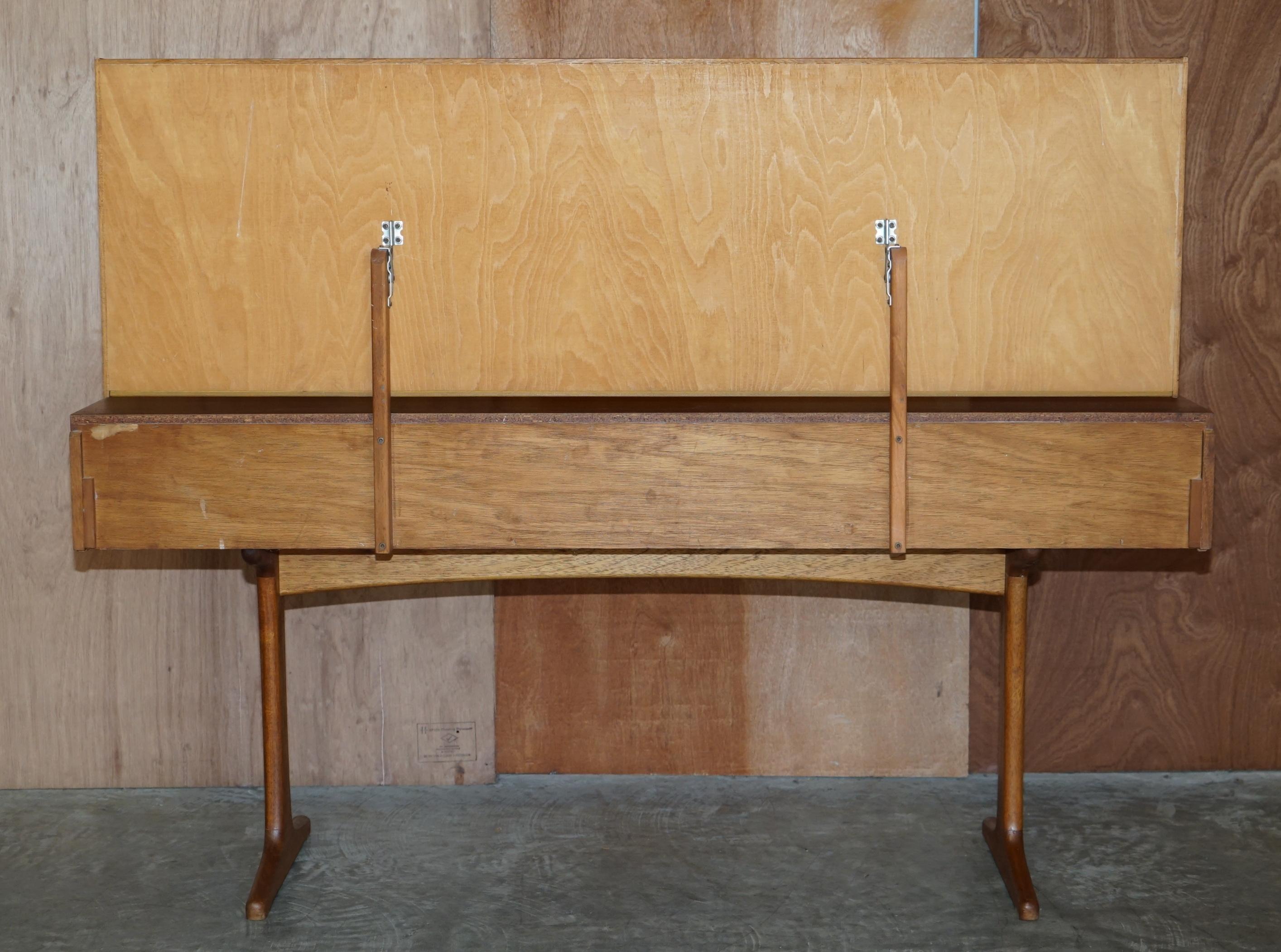 Super Rare Mid-Century Modern Teak Austinsuite Dressing Table & Original Stool 3