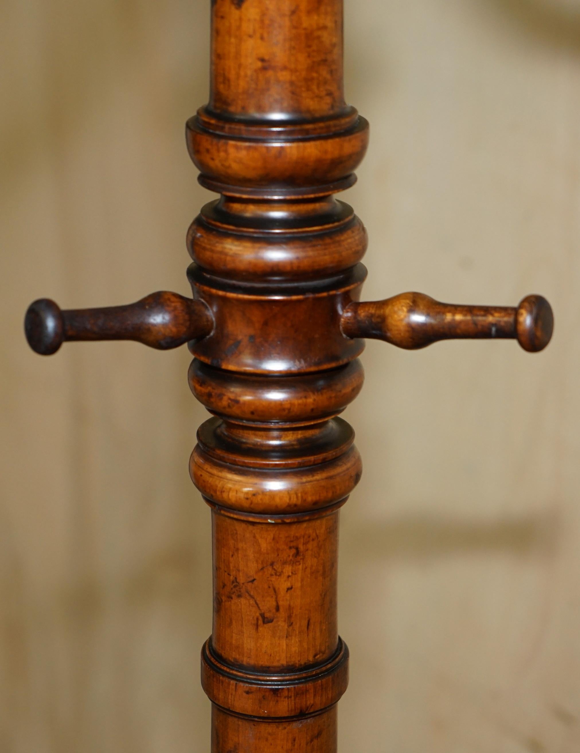 Beech SUPER RARE ORIGINAL ANTiQUE VICTORIAN CIRCA 1880 THONET BENTWOOD COAT RACK STAND For Sale