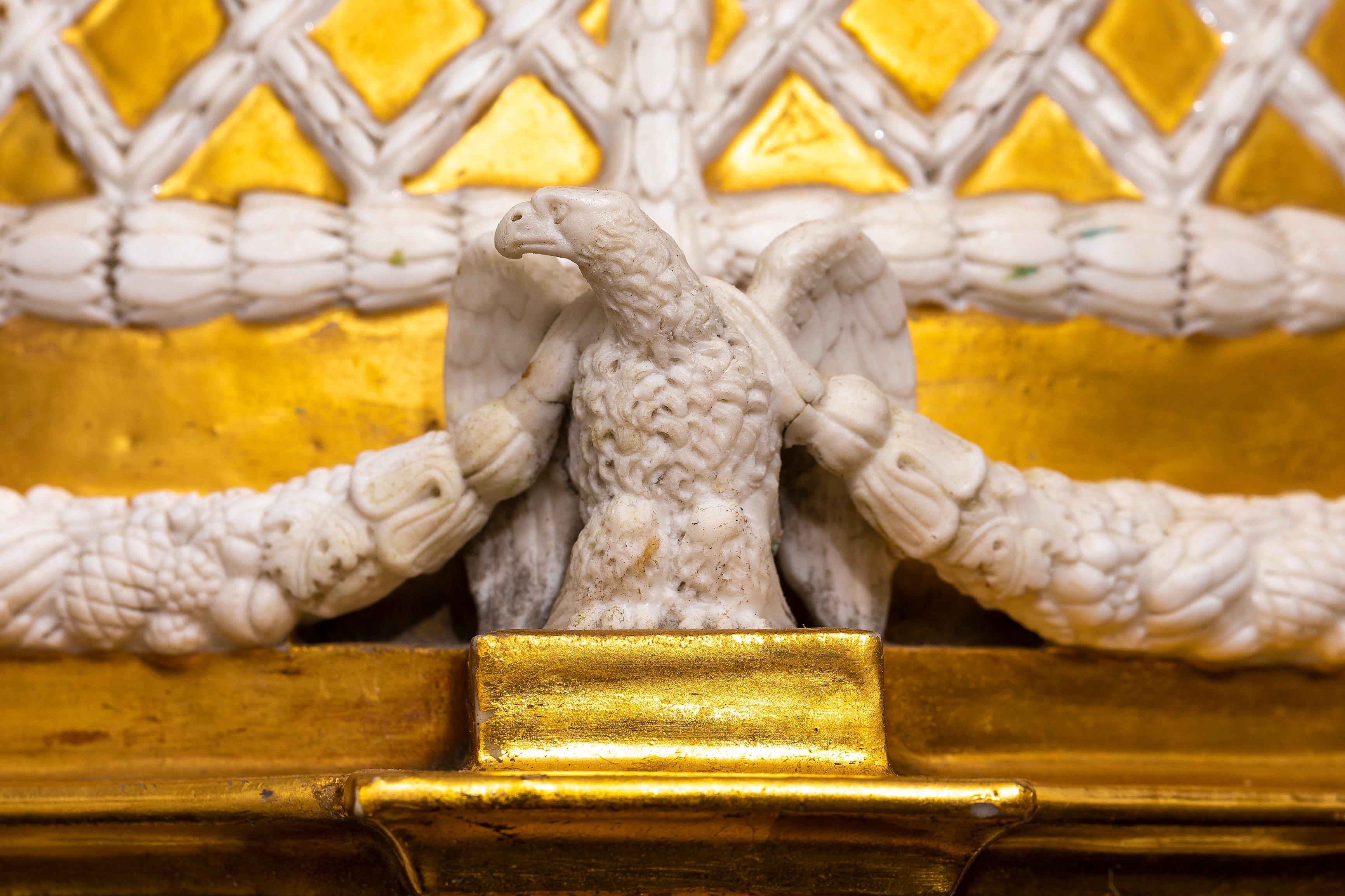 Rarísimo par de modelos de templos de porcelana dorada de París (Darte Freres) en venta 5
