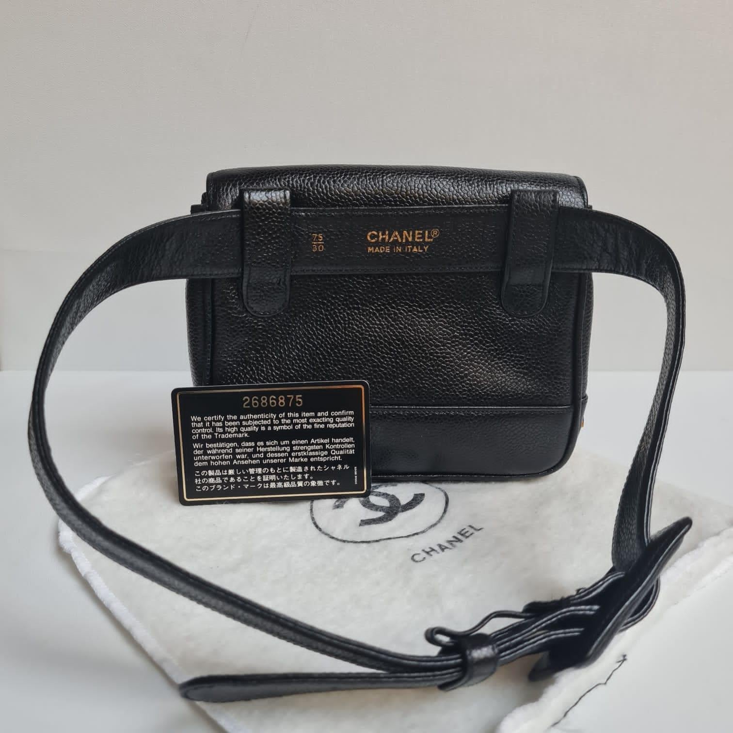 Super Rare Vintage 1990s Chanel Black Caviar Mini CC Belt Bag In Good Condition For Sale In Jakarta, Daerah Khusus Ibukota Jakarta