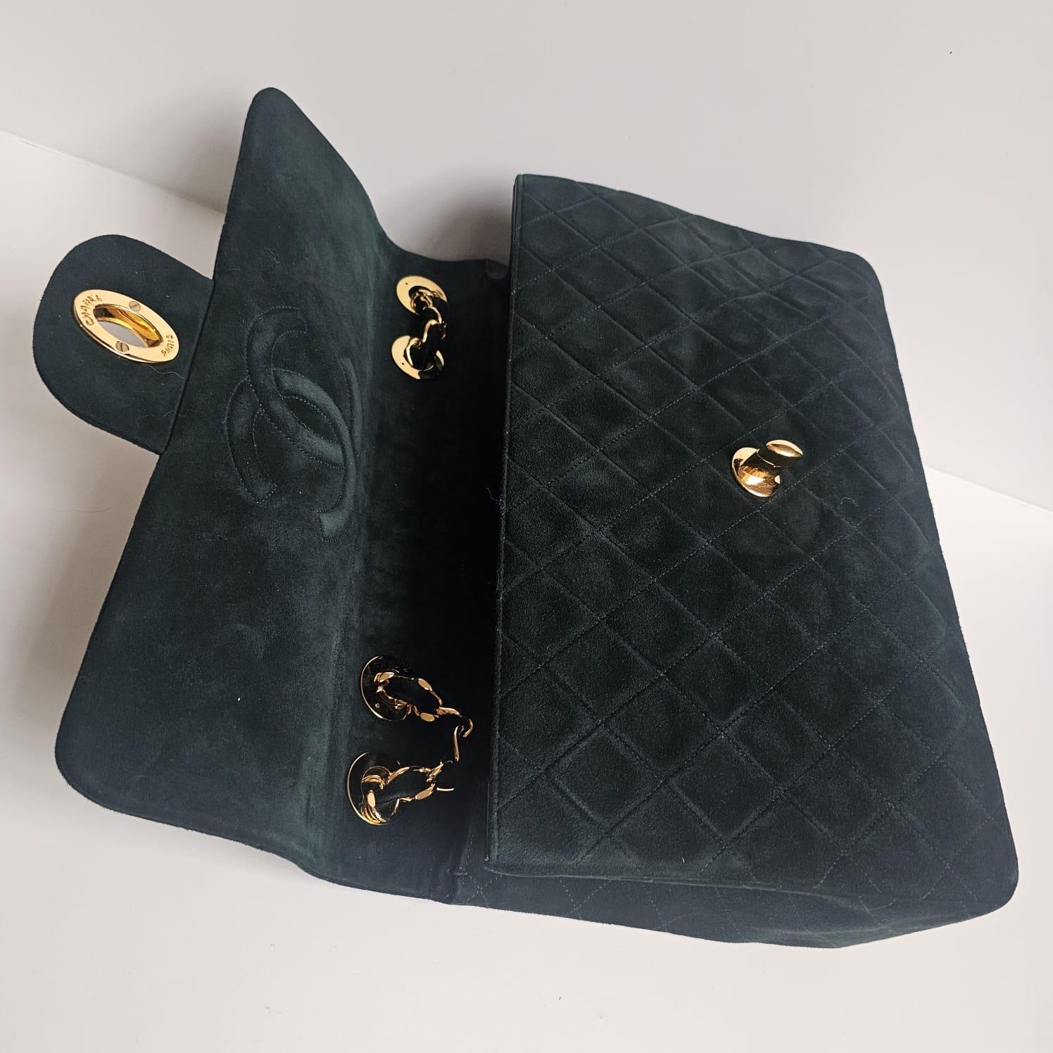 Super rare sac à rabat vintage Chanel en daim matelassé émeraude Maxi CC des années 90 en vente 7