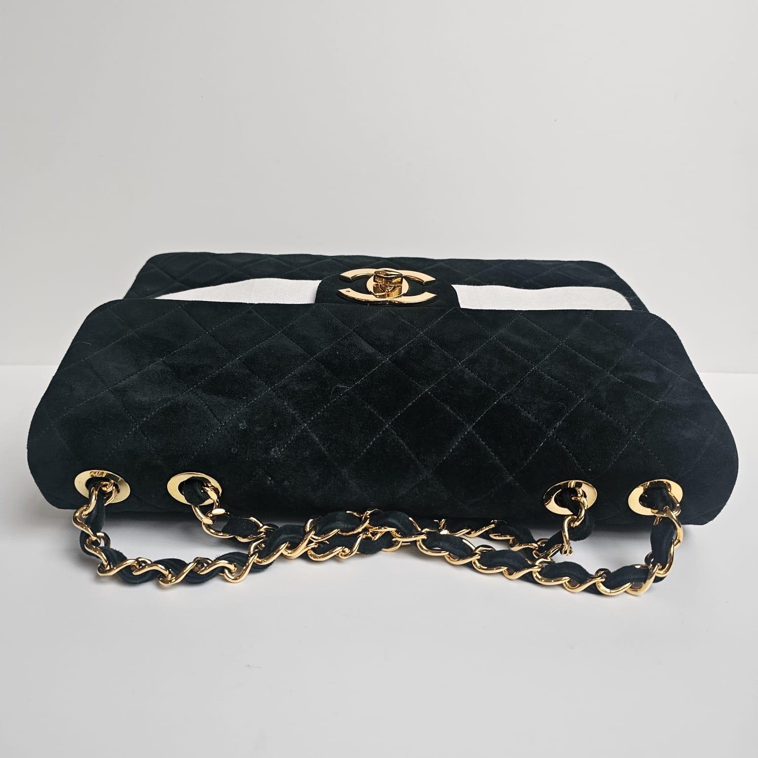 Super rare sac à rabat vintage Chanel en daim matelassé émeraude Maxi CC des années 90 Bon état - En vente à Jakarta, Daerah Khusus Ibukota Jakarta