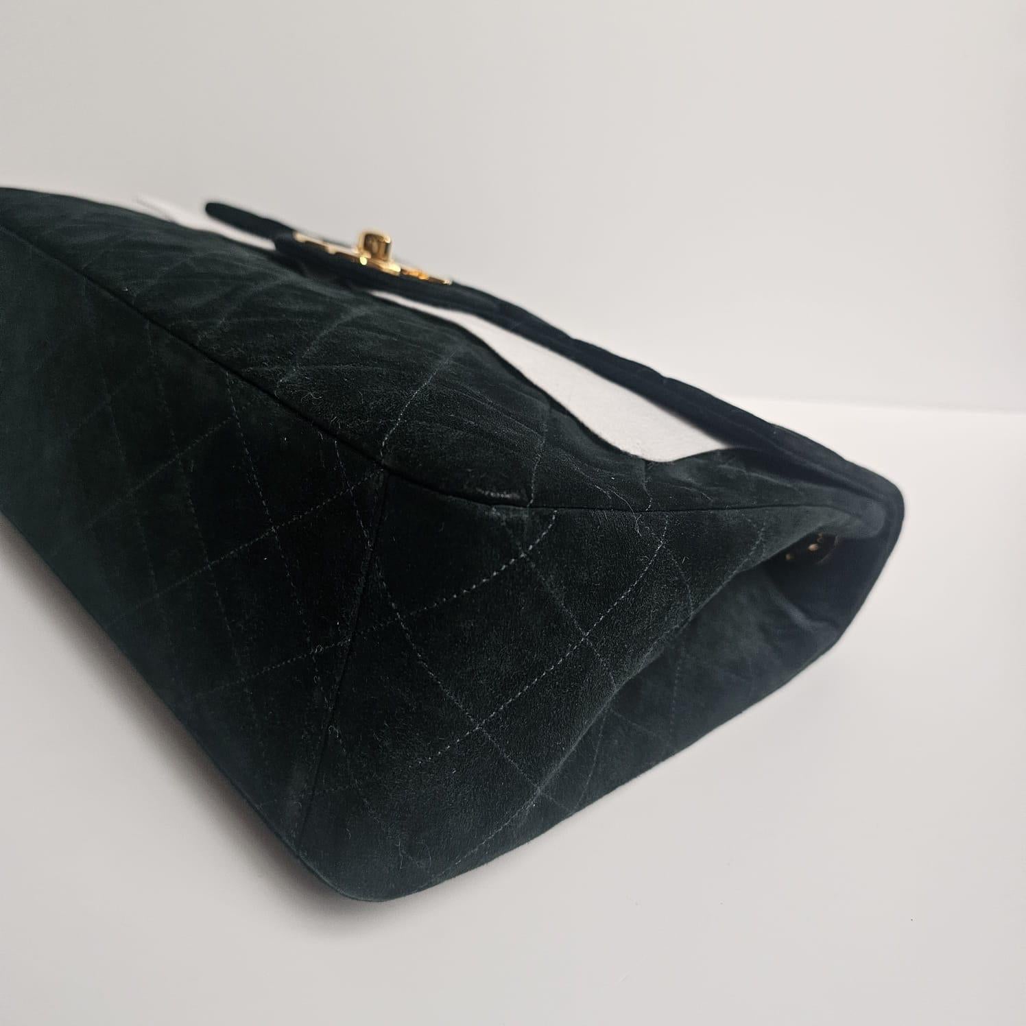 Super rare sac à rabat vintage Chanel en daim matelassé émeraude Maxi CC des années 90 en vente 3