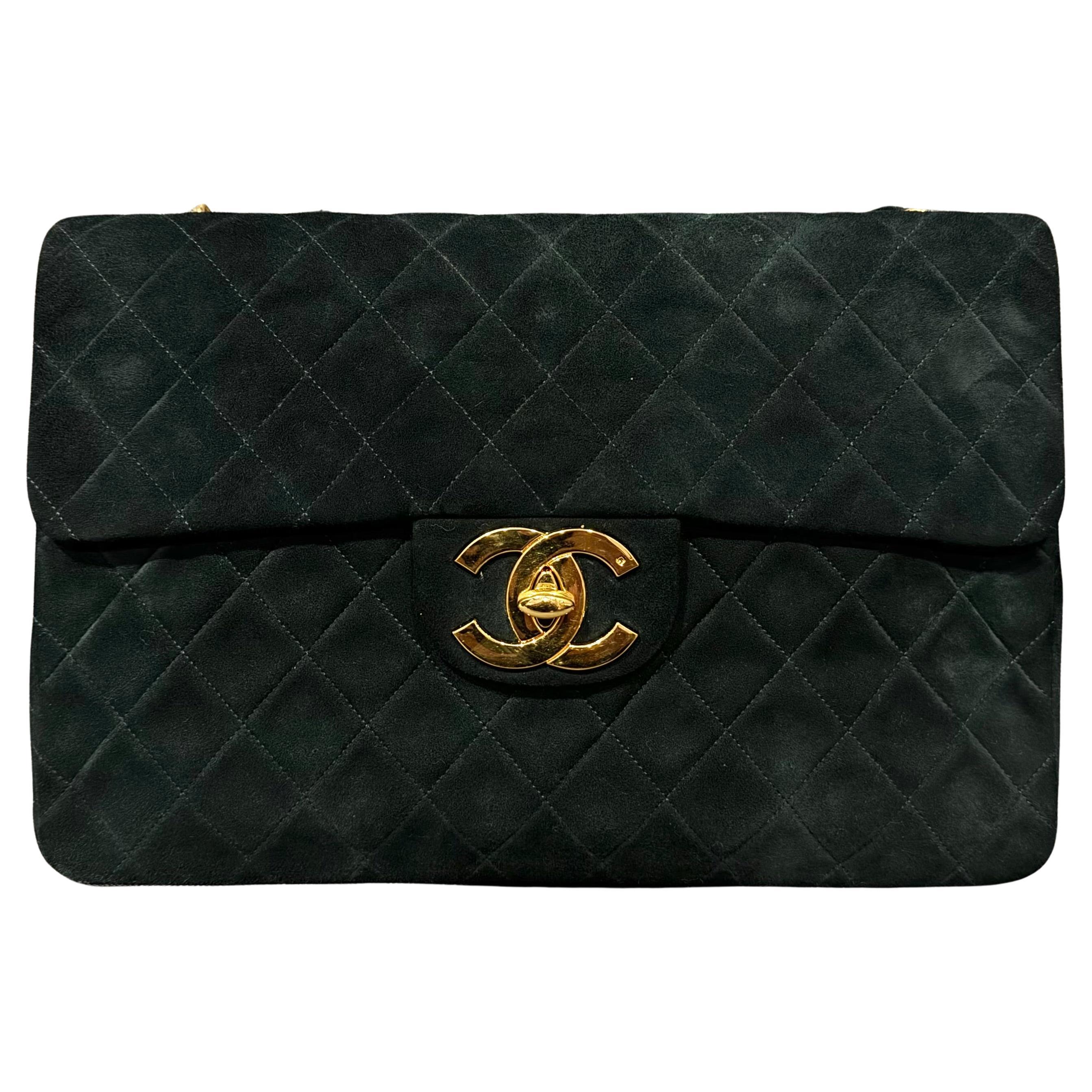 Super rare sac à rabat vintage Chanel en daim matelassé émeraude Maxi CC des années 90 en vente