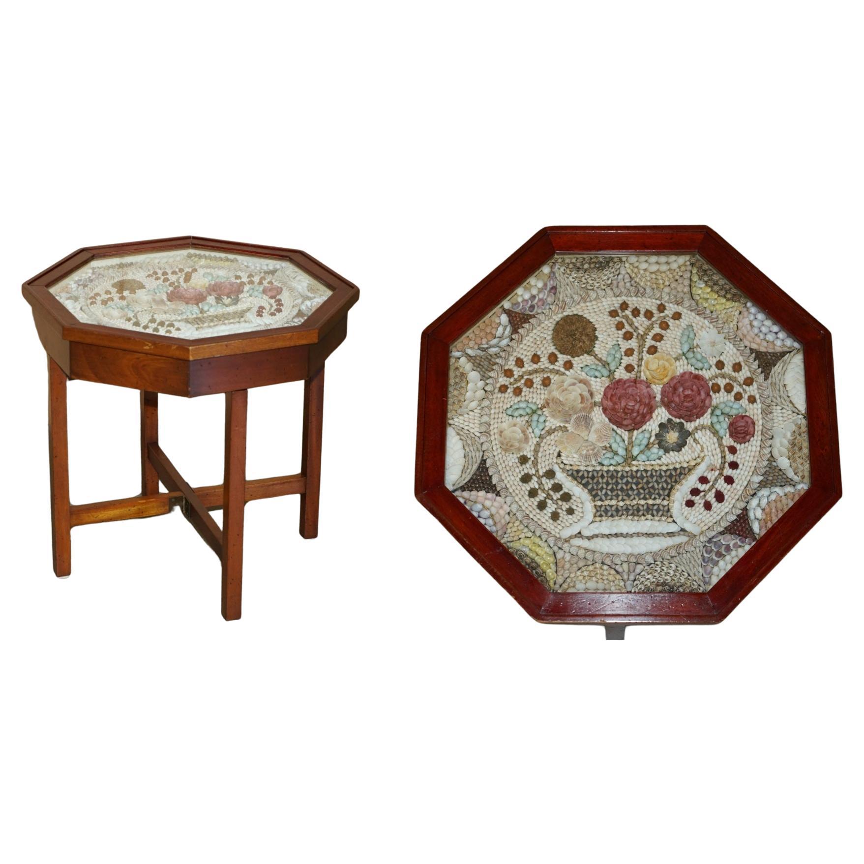 SUPER RARE ViNTAGE HIGHLY COLLECTable SAILOR'S VALENTINE SHELL DISPLAY TABLE im Angebot