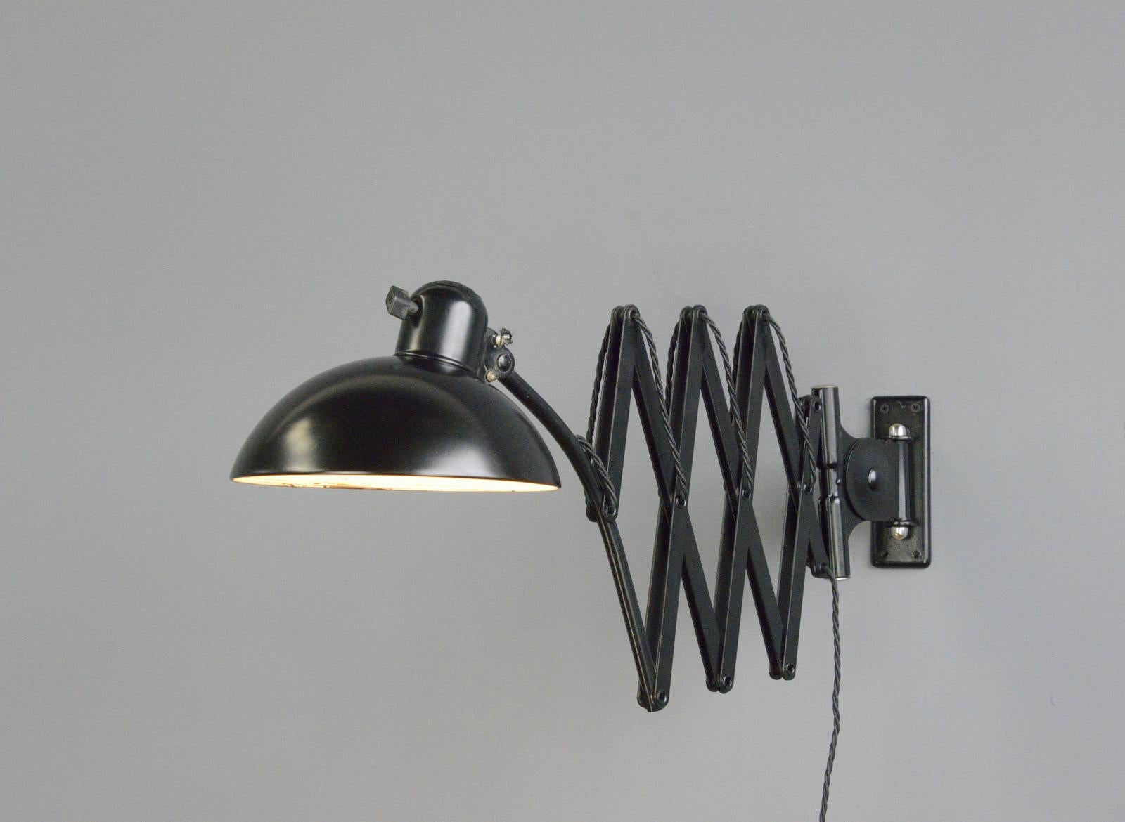 Bauhaus Super Scissor 6614 Kaiser Idell Scissor Lamp, Circa 1940s