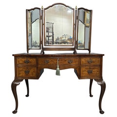 Tocador Super Serpentine Burr Walnut