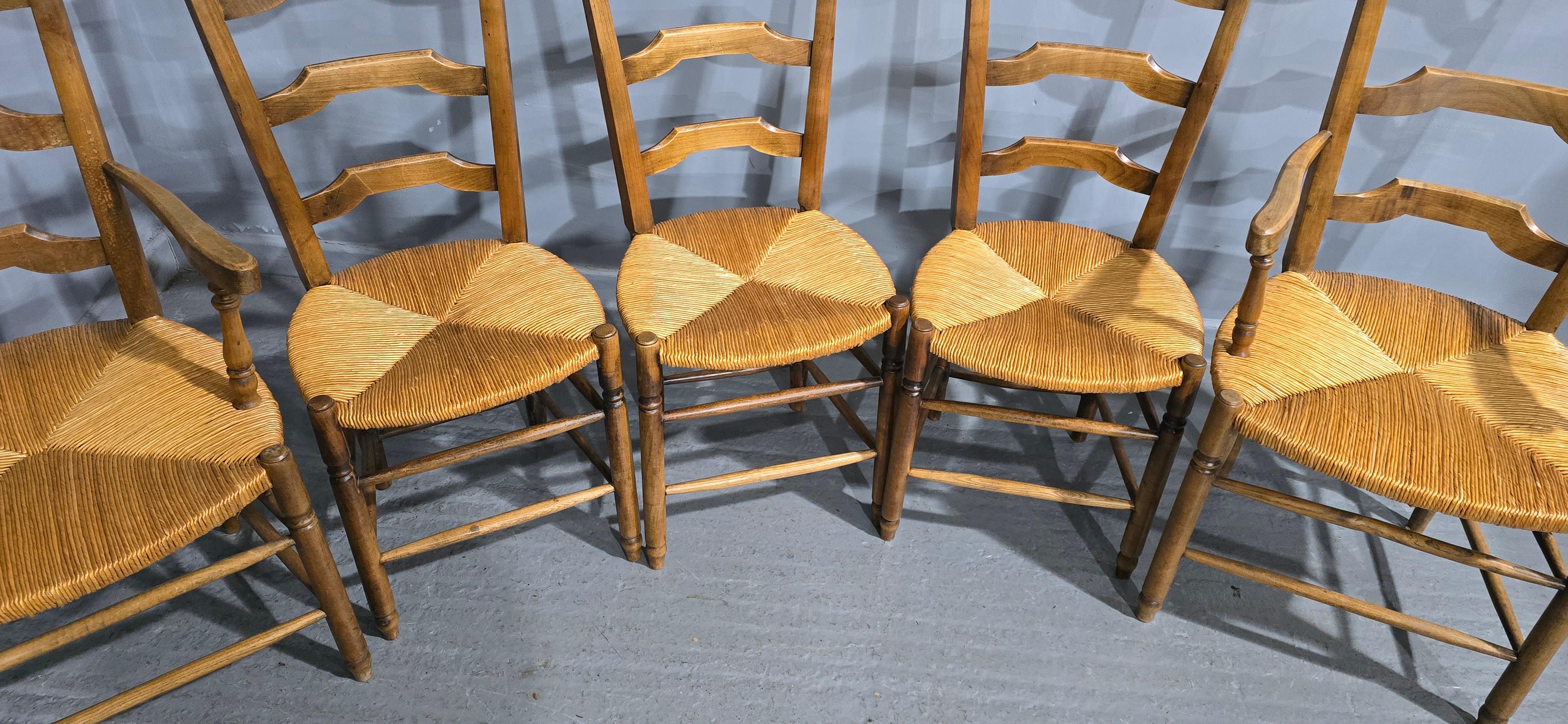 Super Set Eight French Dining Chairs Provincial francés en venta