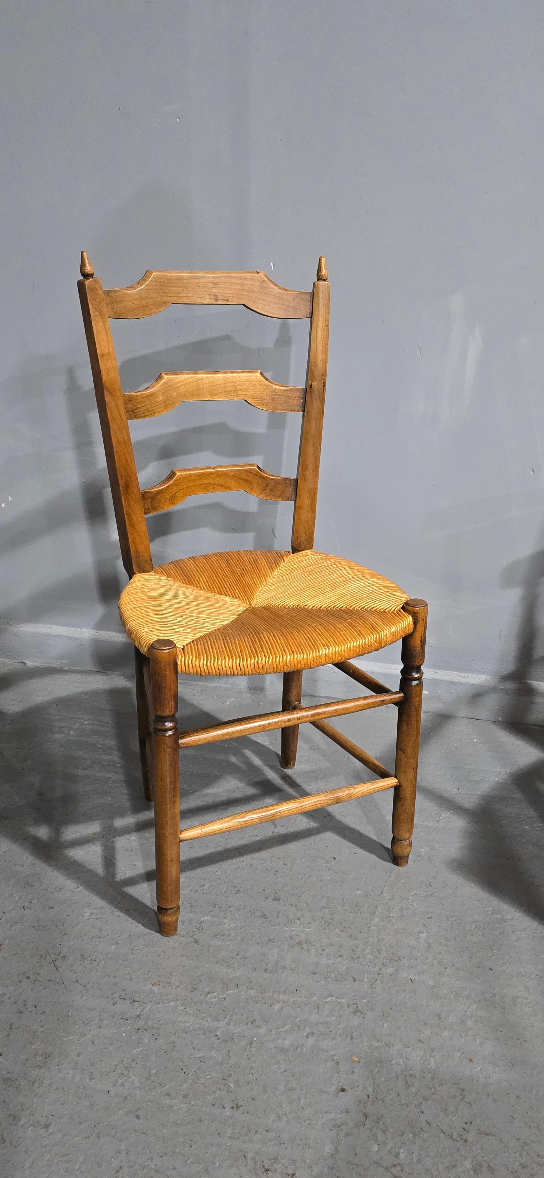 Super Set Eight French Dining Chairs Francés en venta