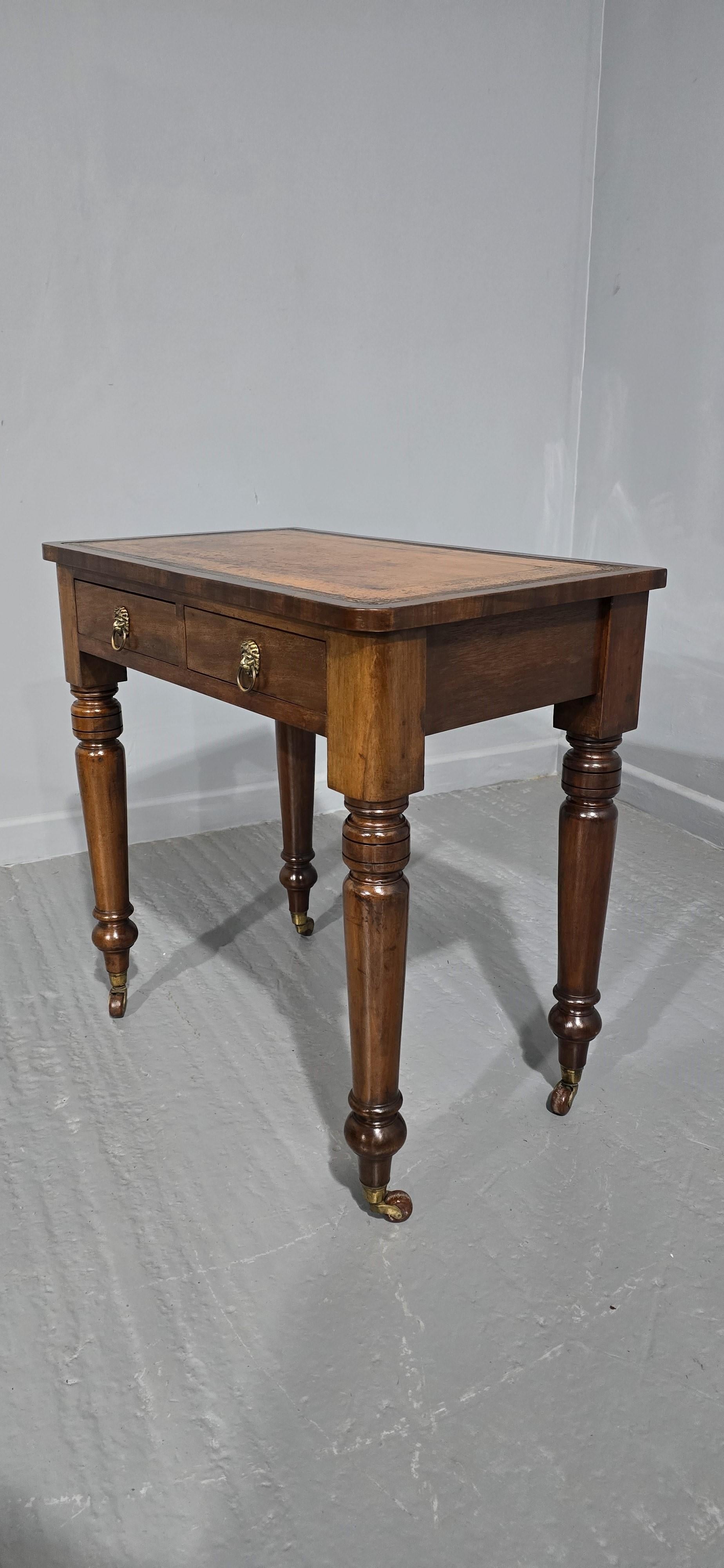 Super petit bureau victorien Bon état - En vente à Swadlincote, GB