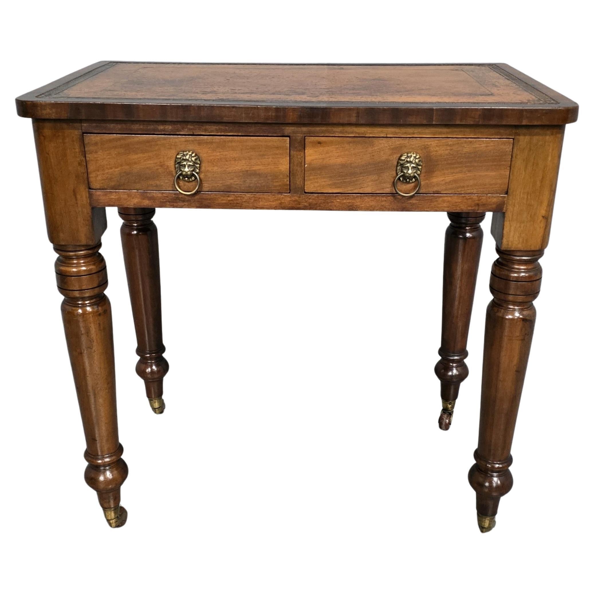 Super petit bureau victorien en vente